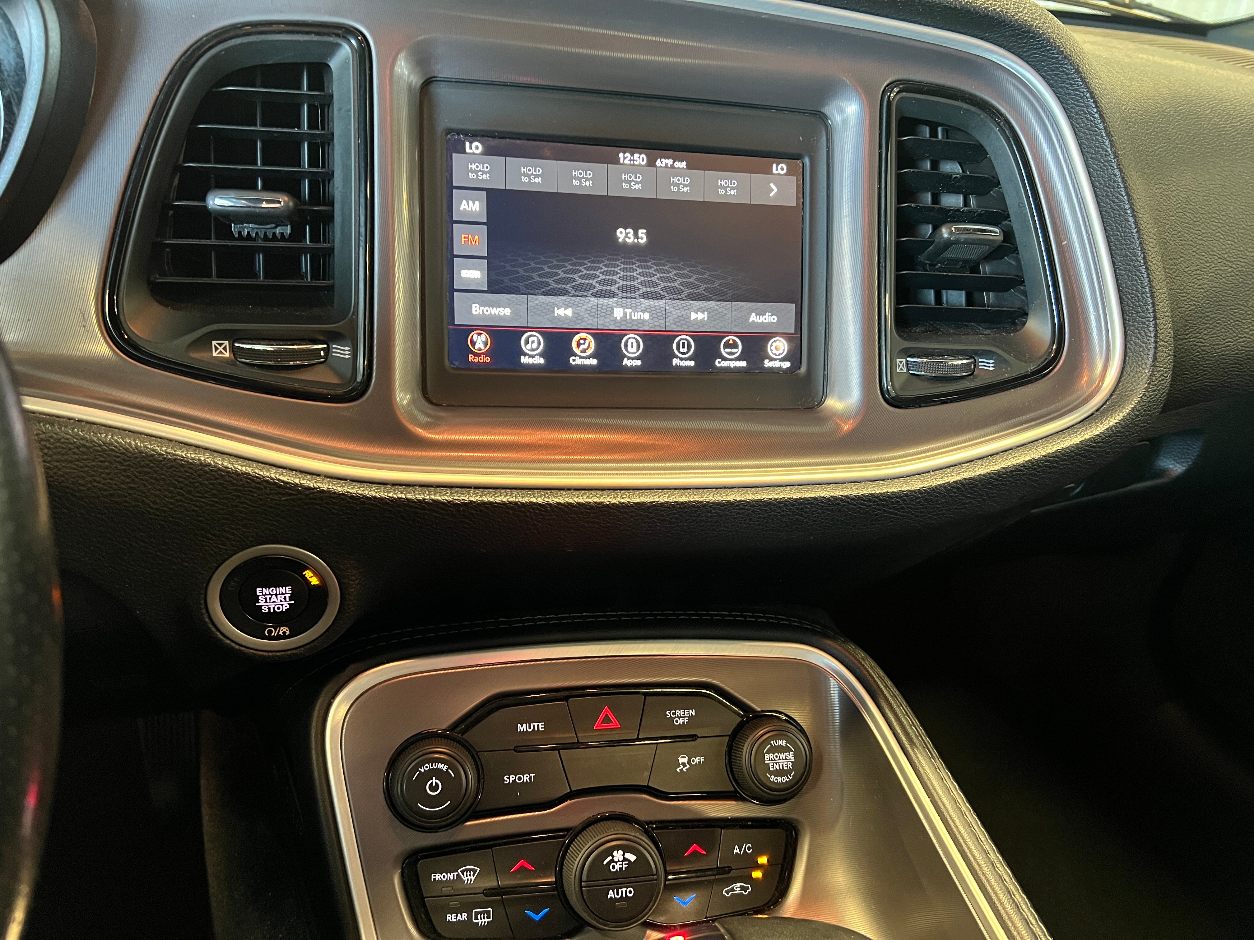2022 Dodge Challenger SXT 3