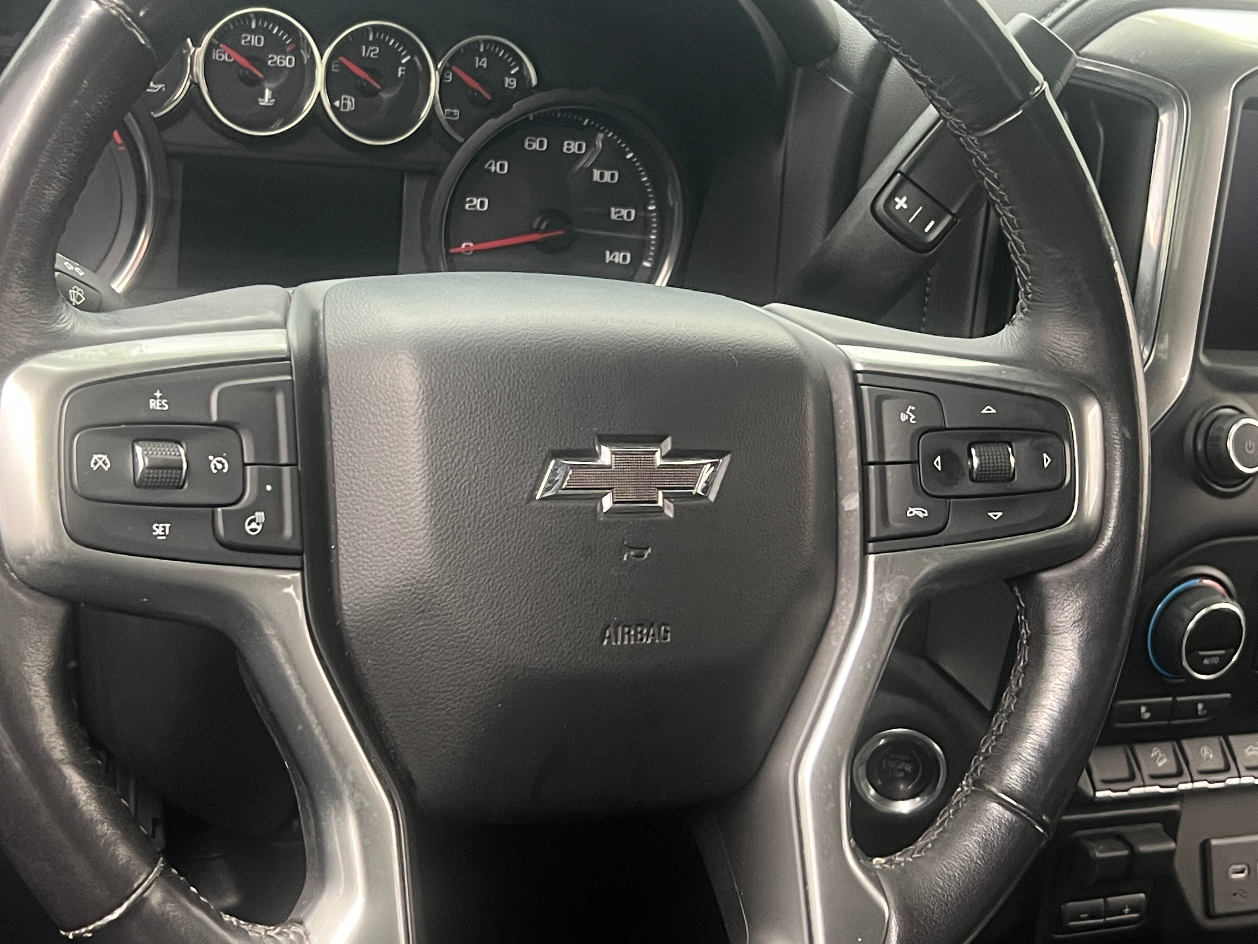 2019 Chevrolet Silverado 1500 RST 4