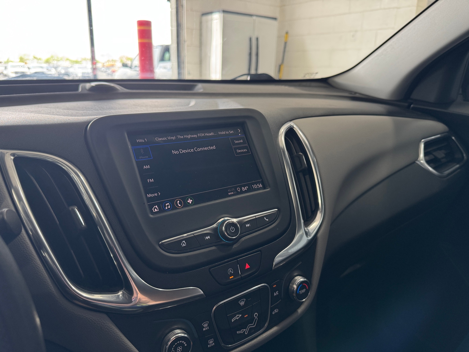 Thumbnail: 2022 Chevrolet Equinox - 4
