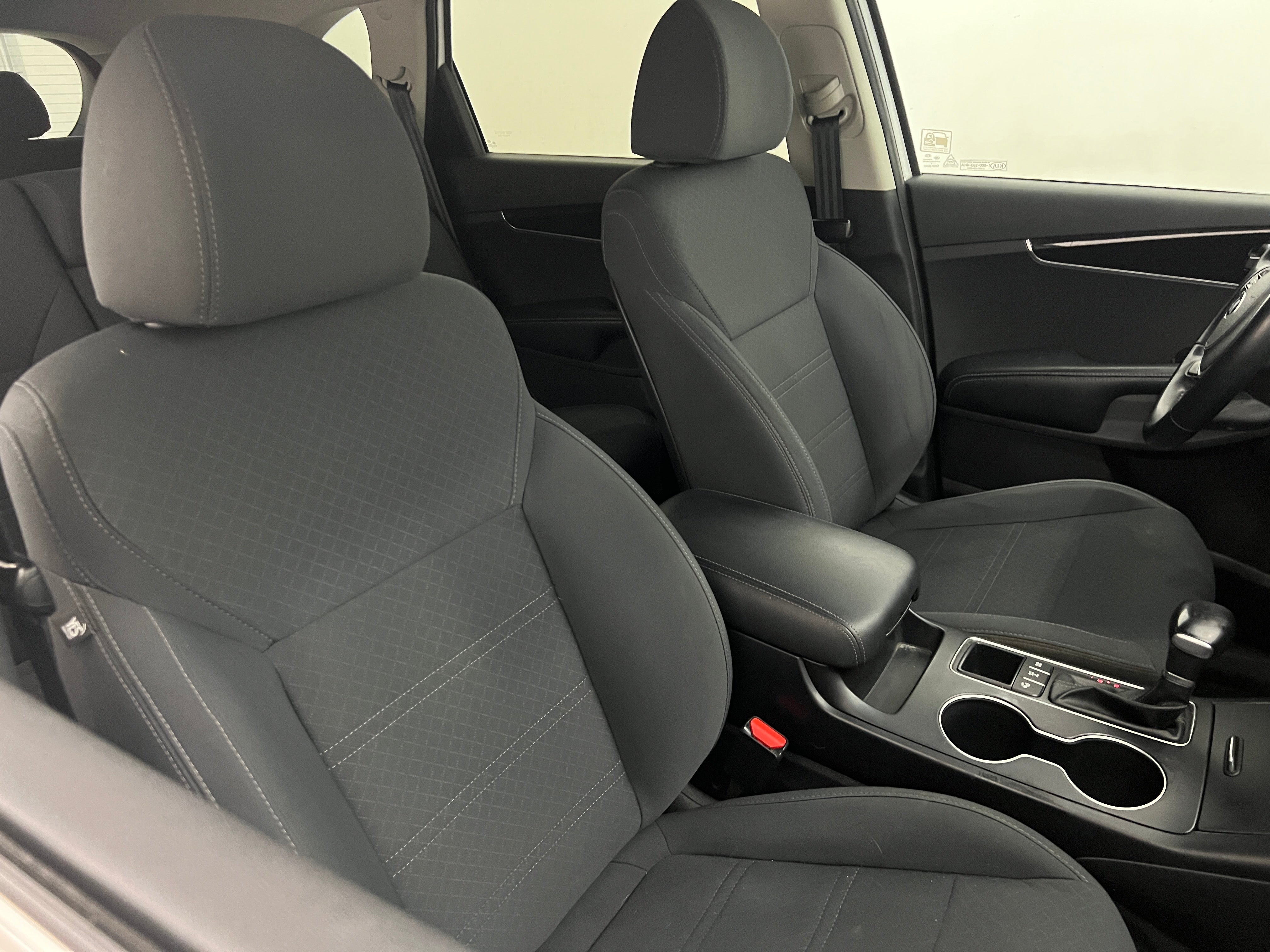 2019 Kia Sorento S 2