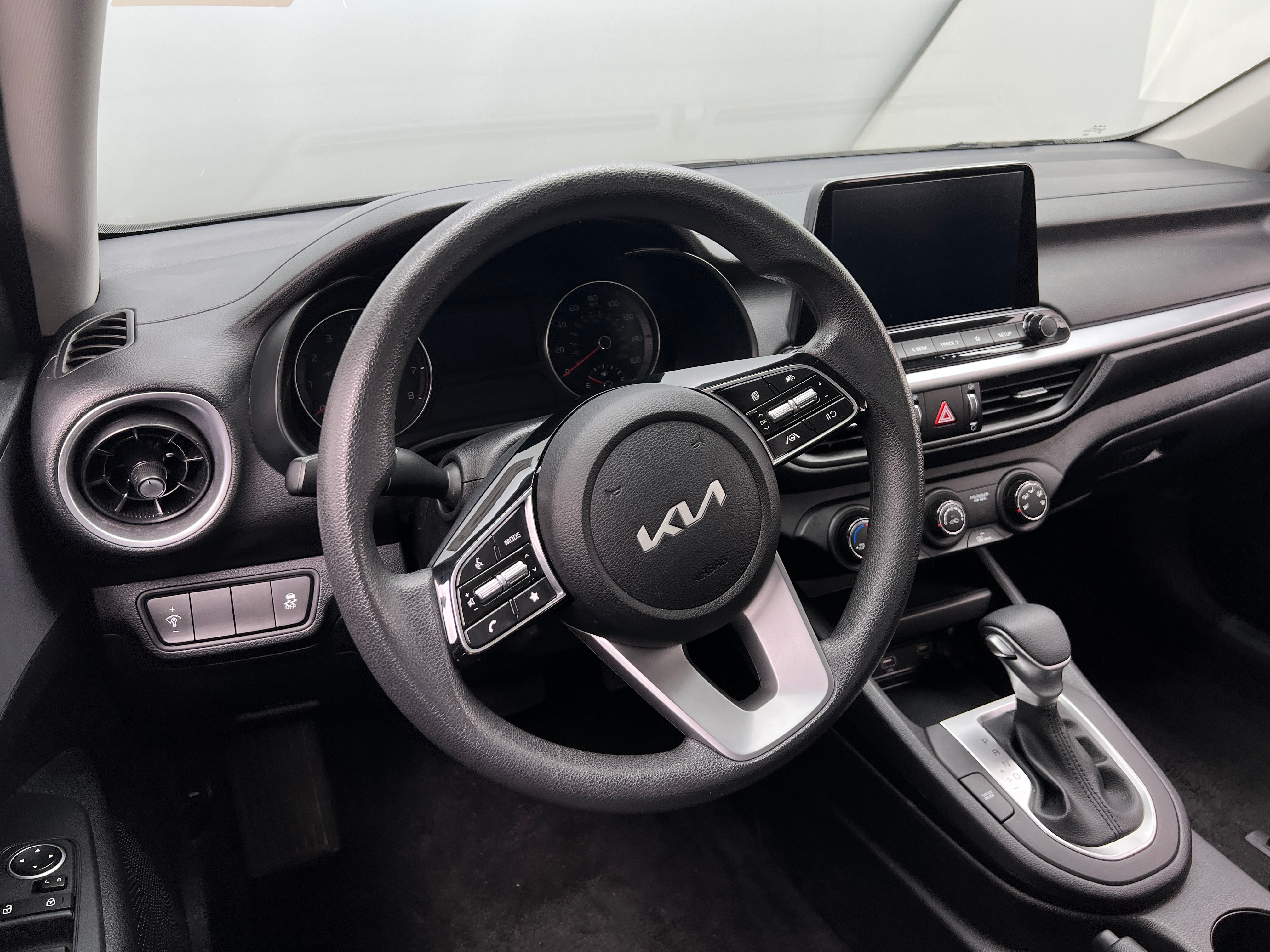 2024 Kia Forte LXS 5