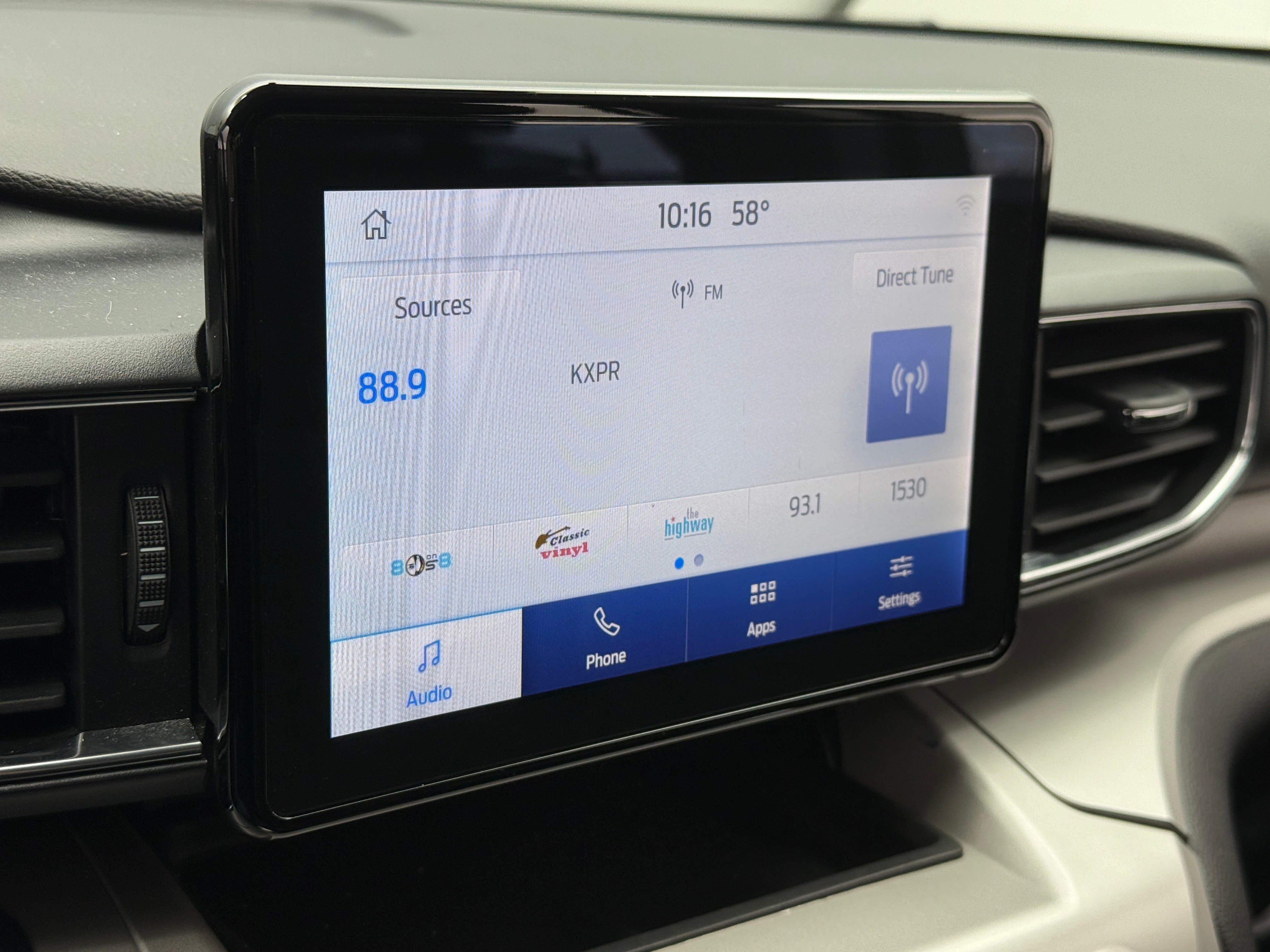 2024 Ford Explorer XLT 4