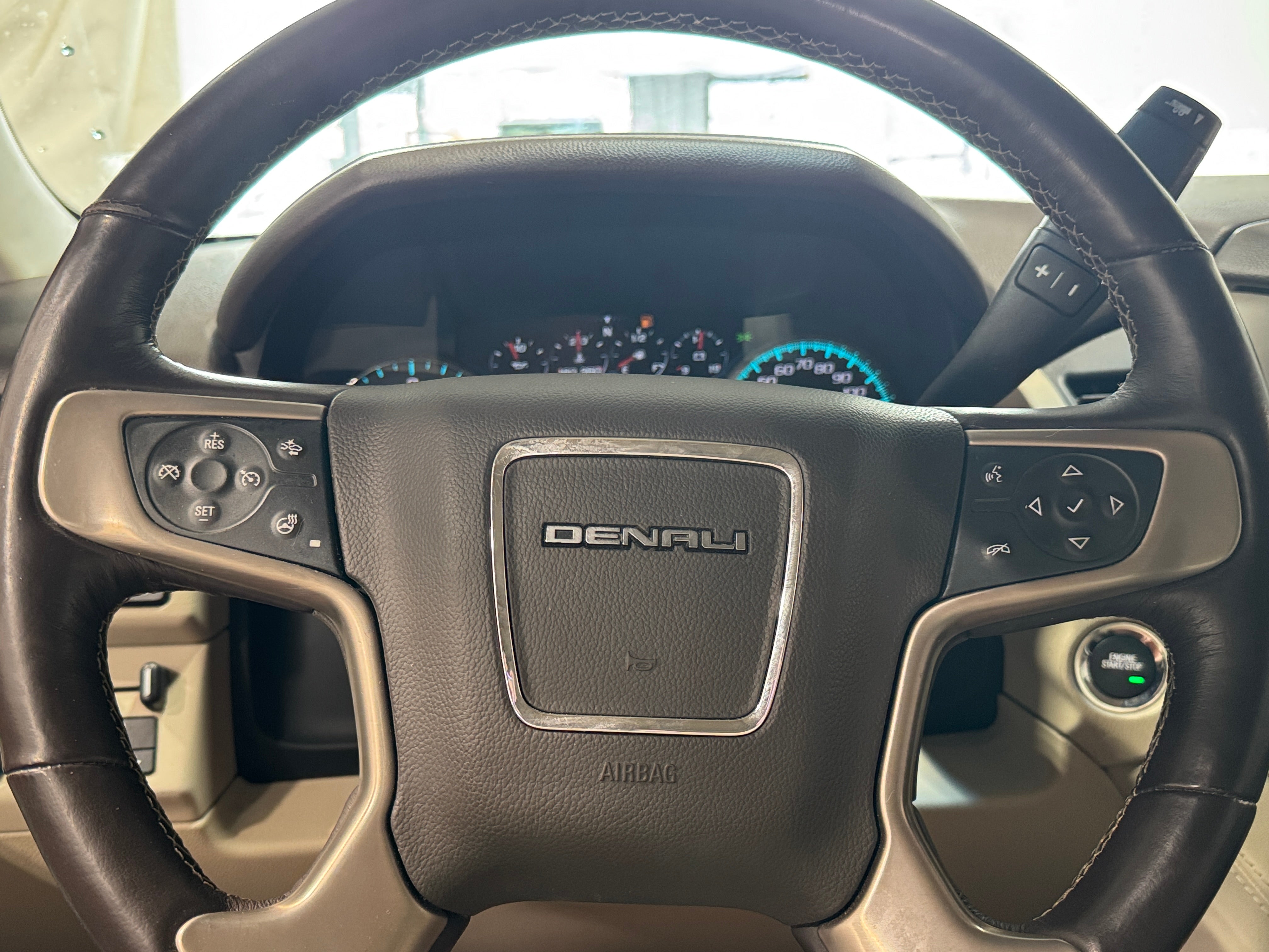 2018 GMC Yukon XL Denali 4