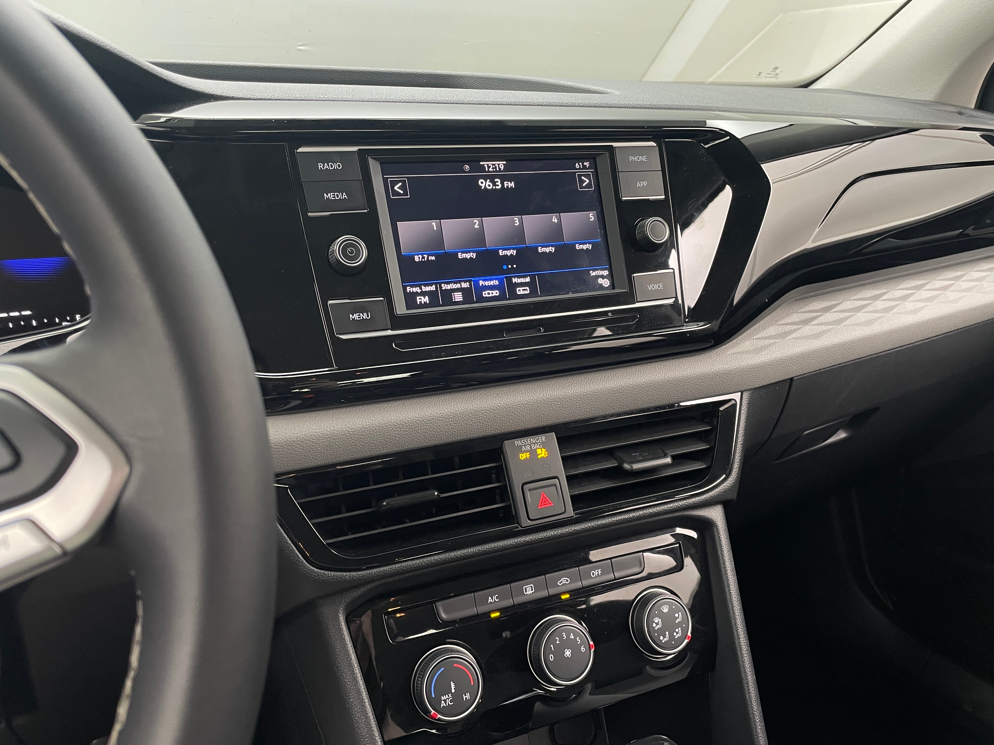 2024 Volkswagen Taos S 4
