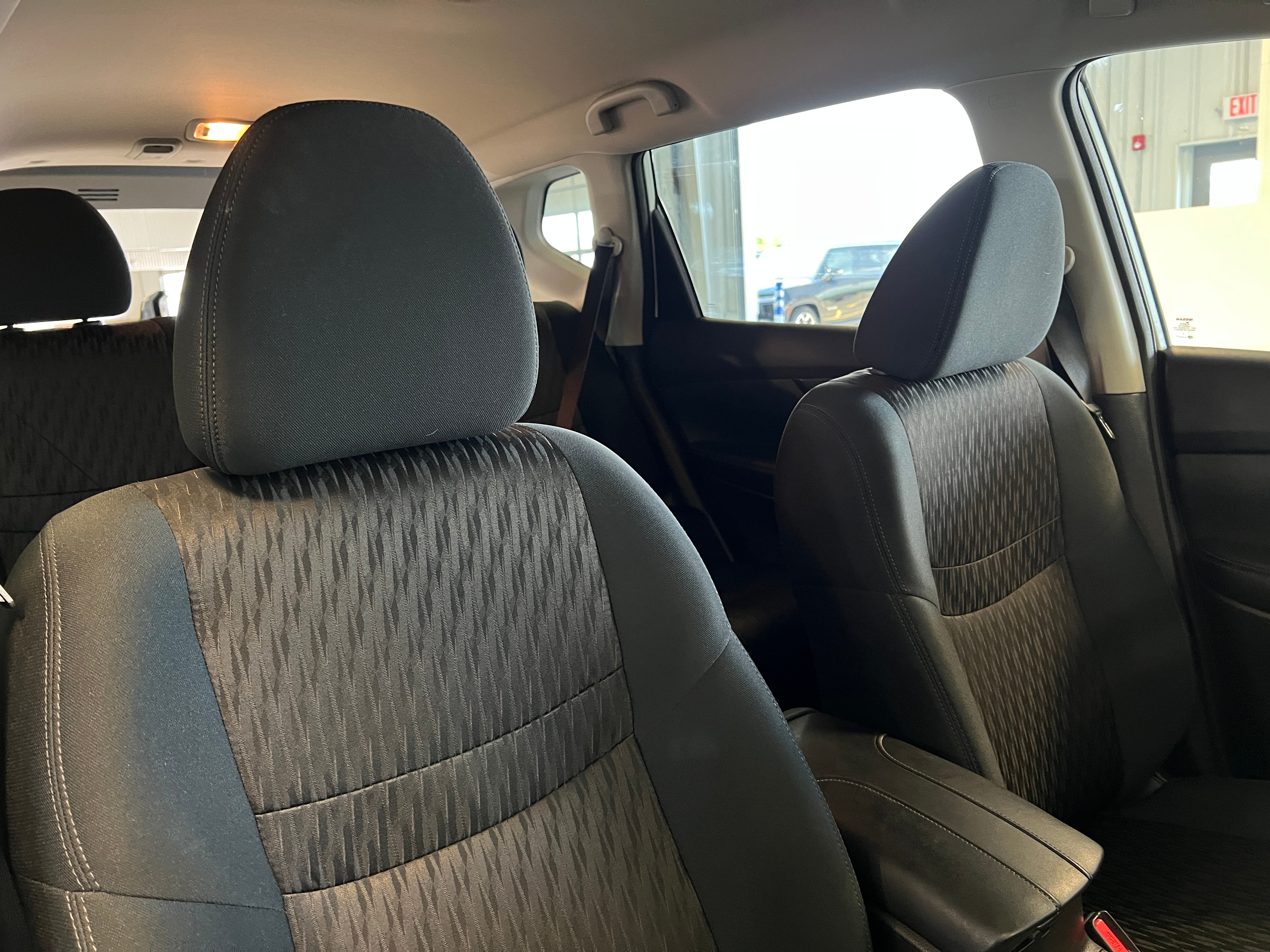 2018 Nissan Rogue SV 2