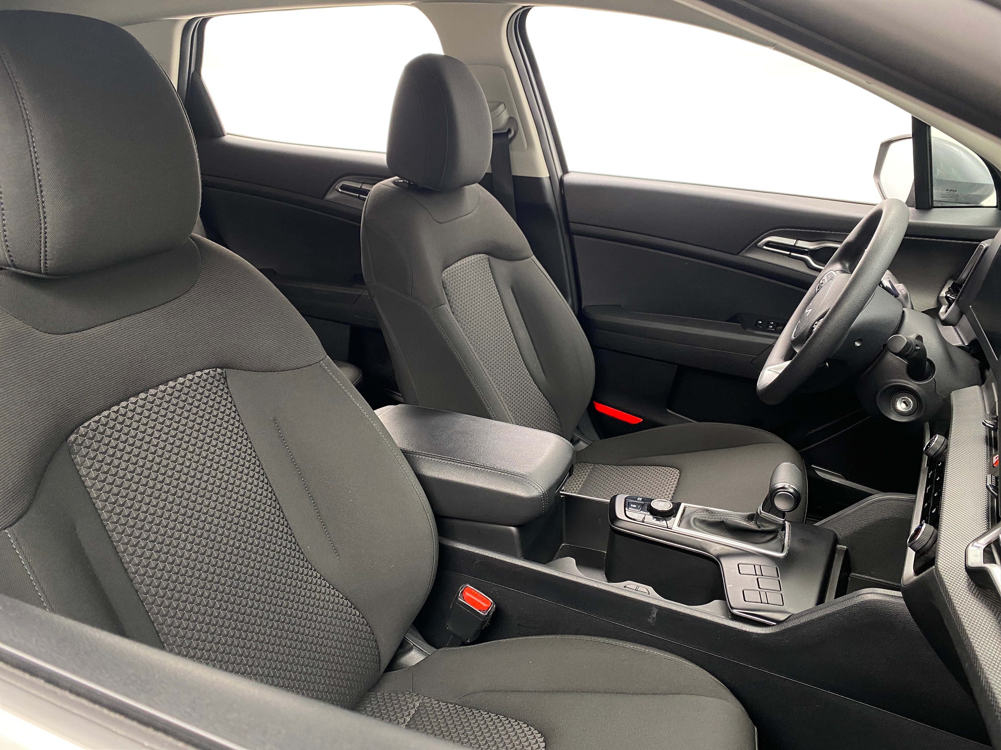 2024 Kia Sportage LX 2