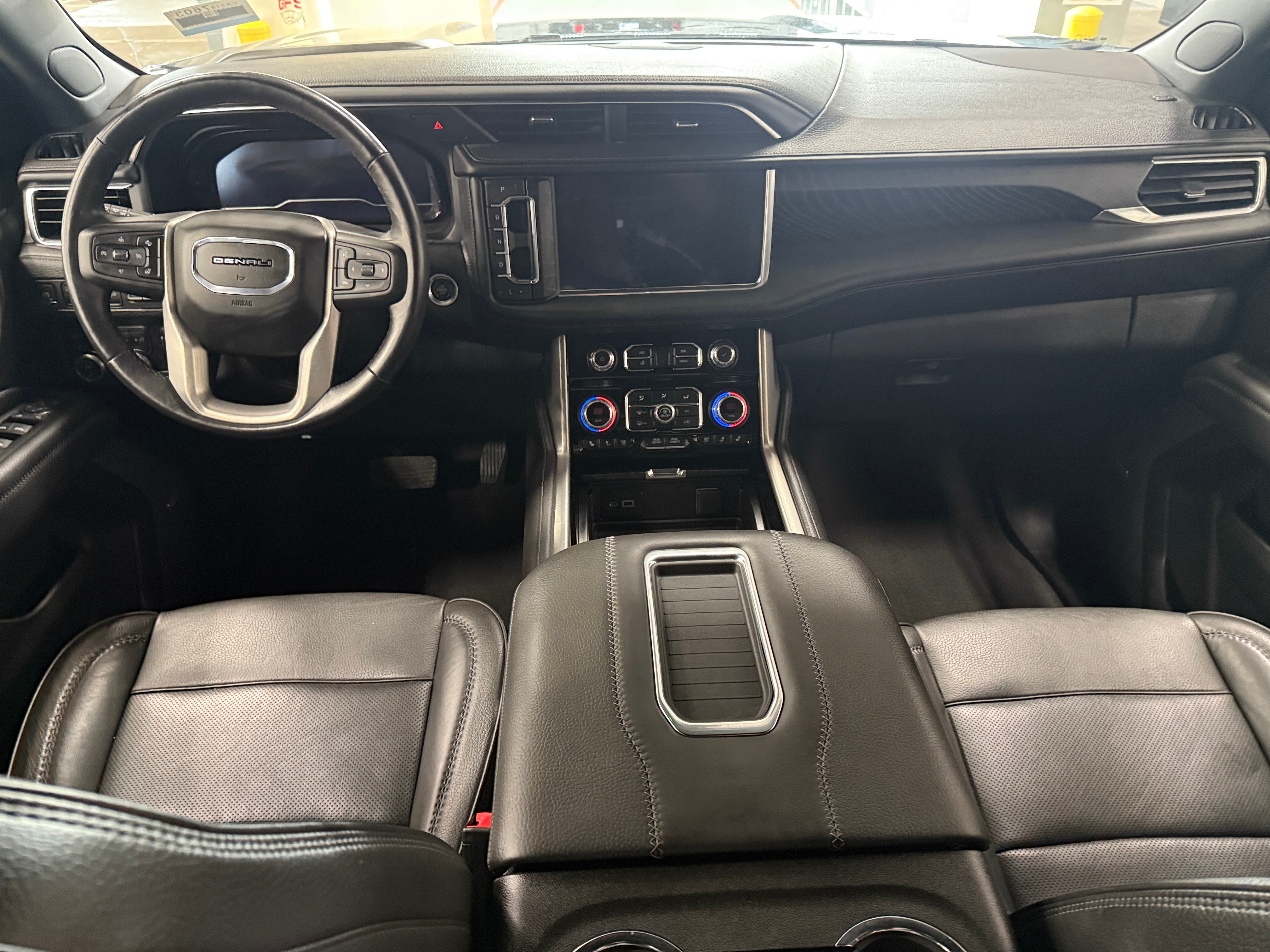 2022 GMC Yukon Denali 2