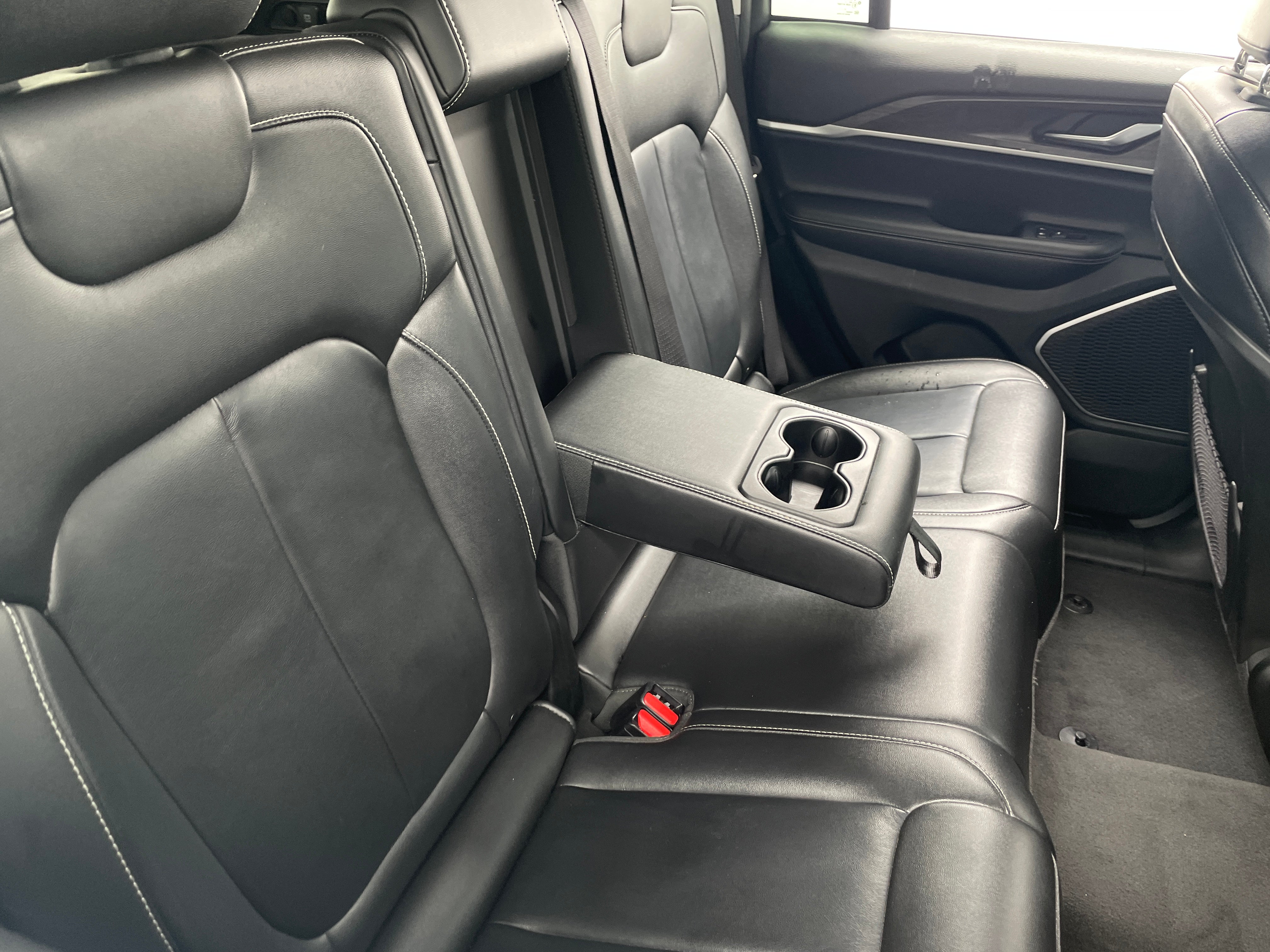 2022 Jeep Grand Cherokee Limited Edition 5