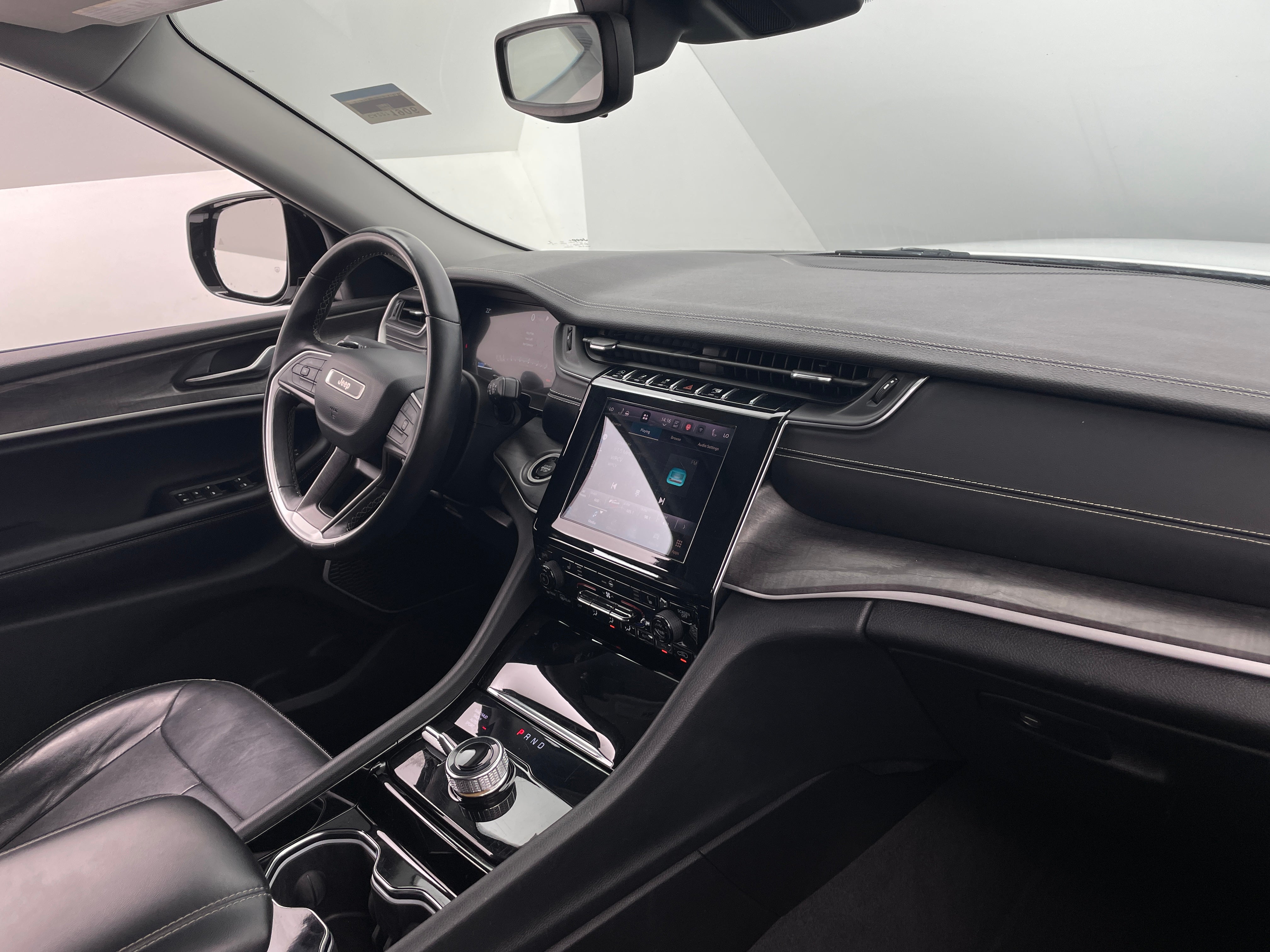 2022 Jeep Grand Cherokee Limited Edition 2