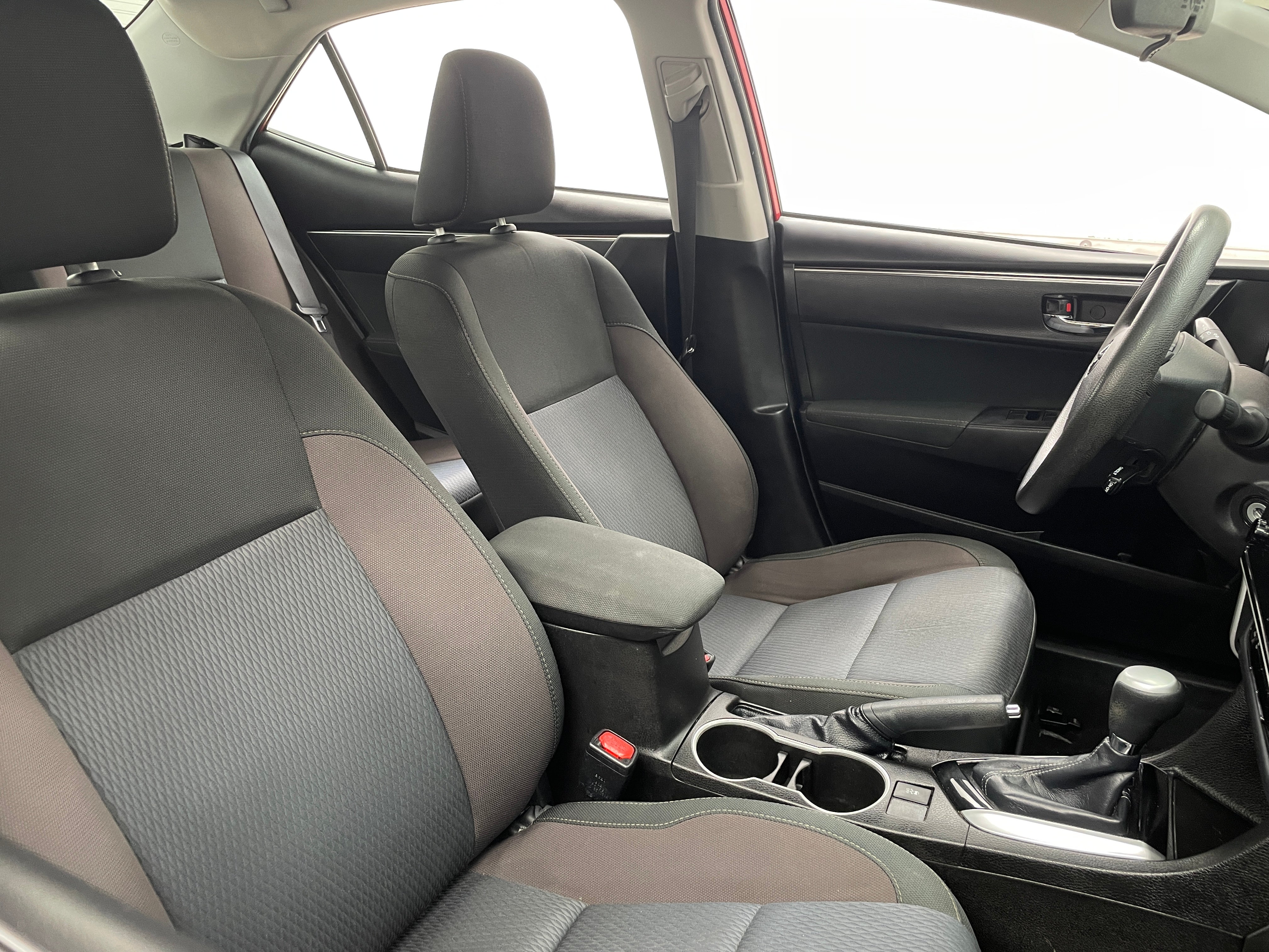 2018 Toyota Corolla LE 2