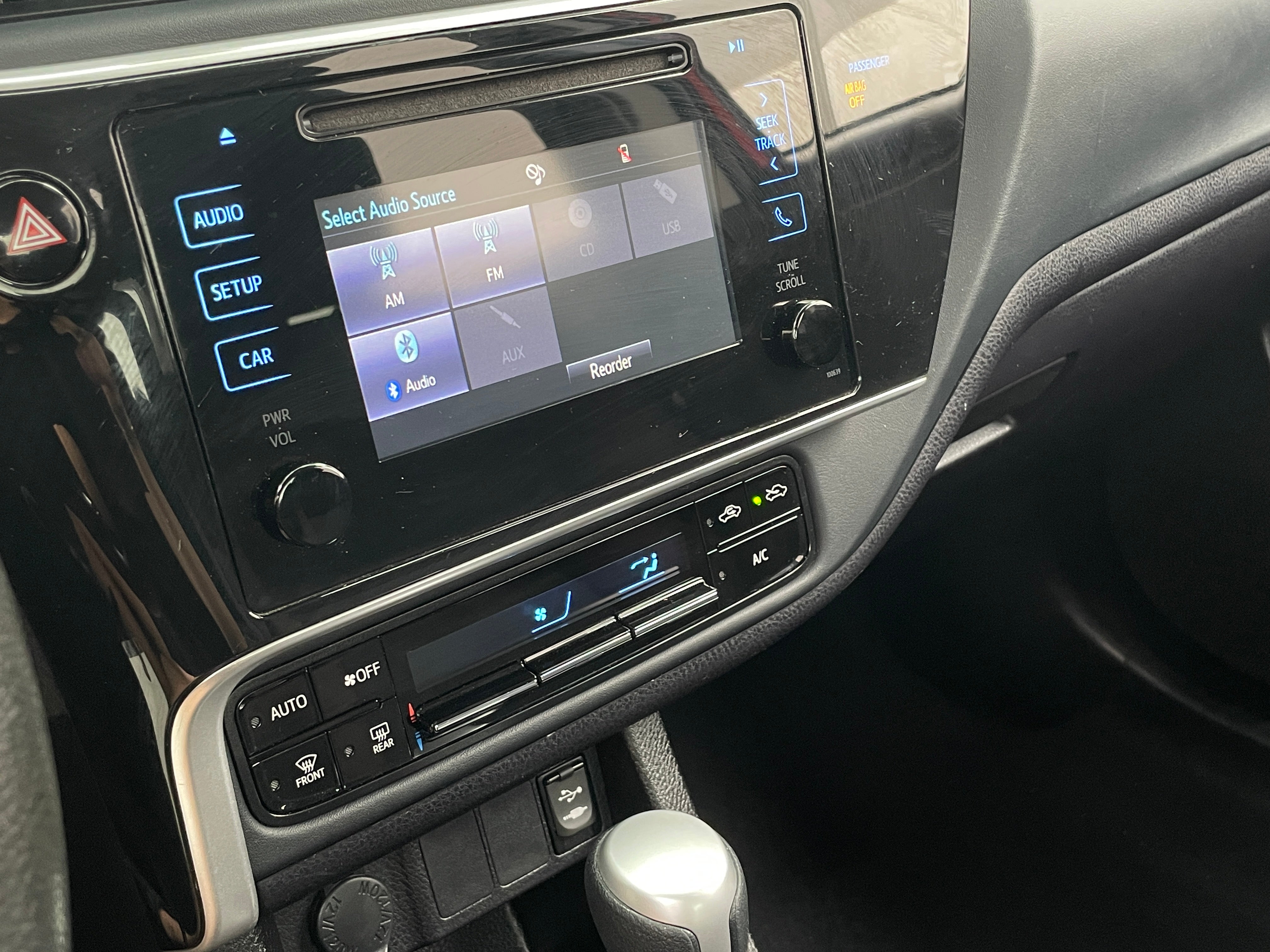 2018 Toyota Corolla LE 4