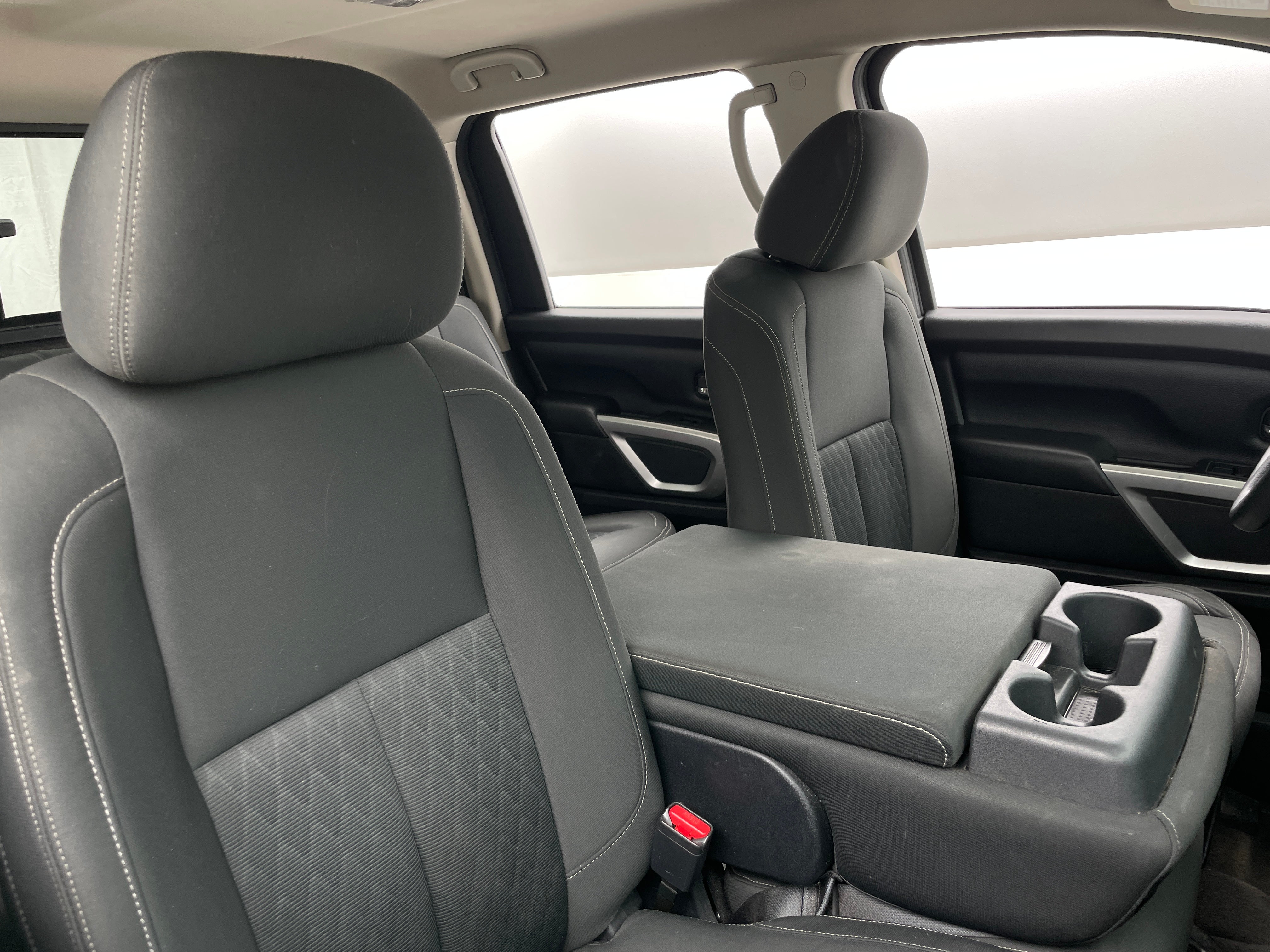 2017 Nissan Titan SV 2