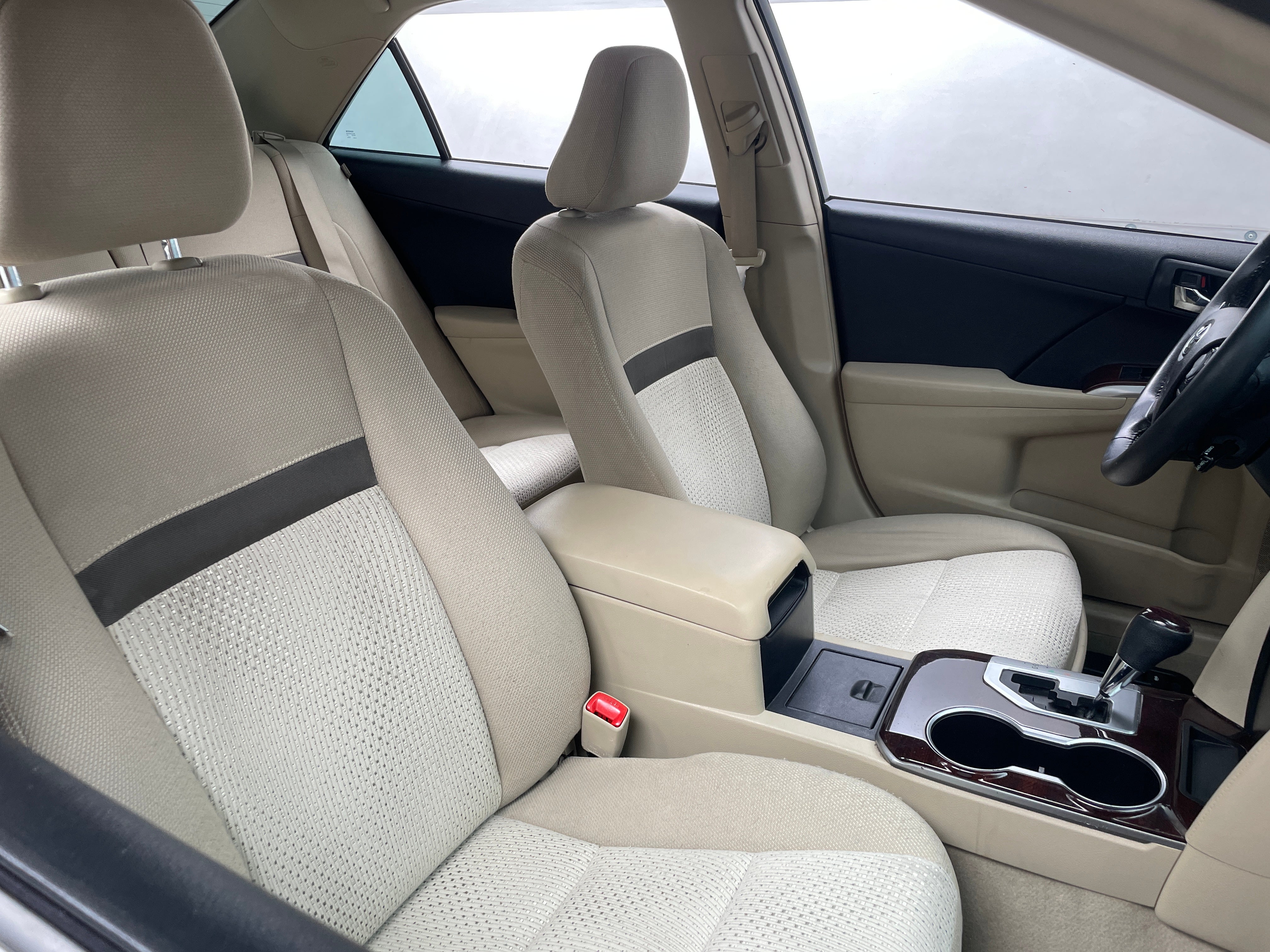 2014 Toyota Camry XLE 2