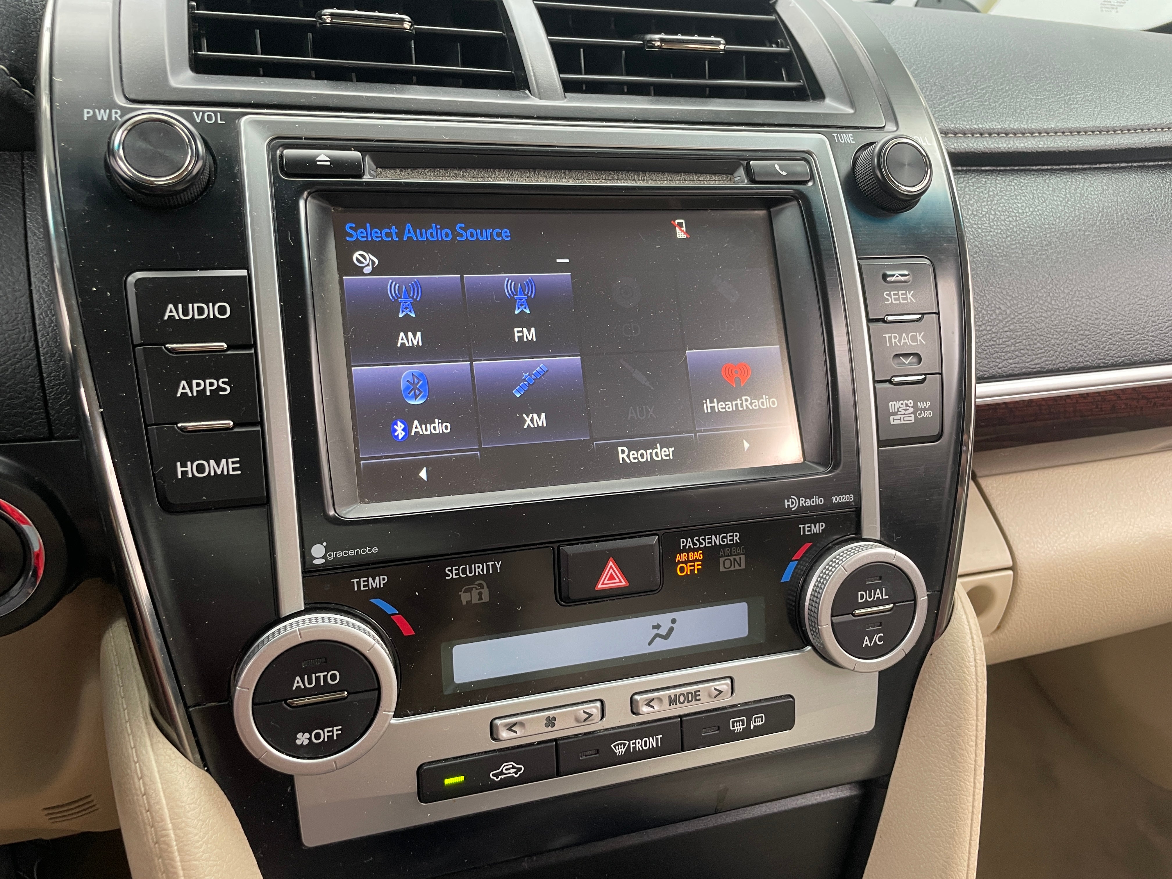2014 Toyota Camry XLE 4