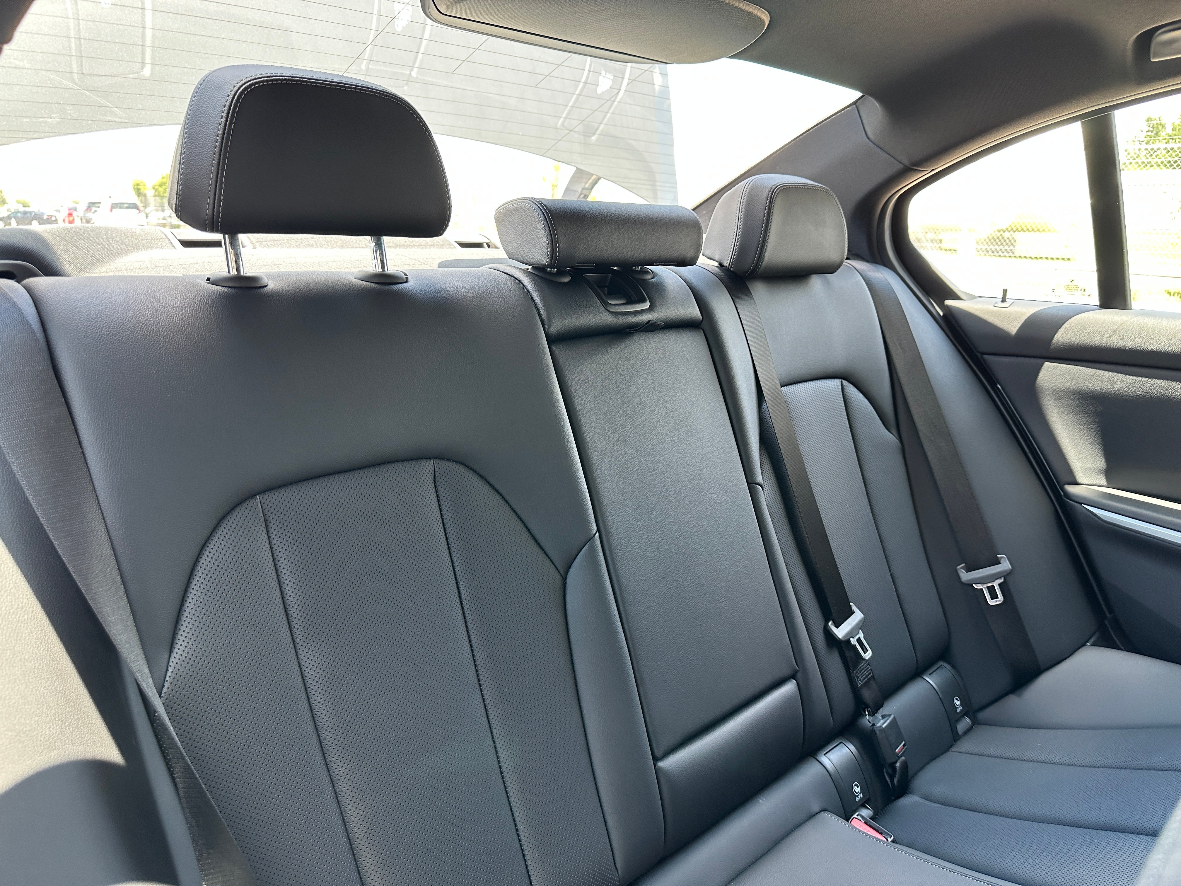 2024 BMW 3 Series 330i xDrive 5