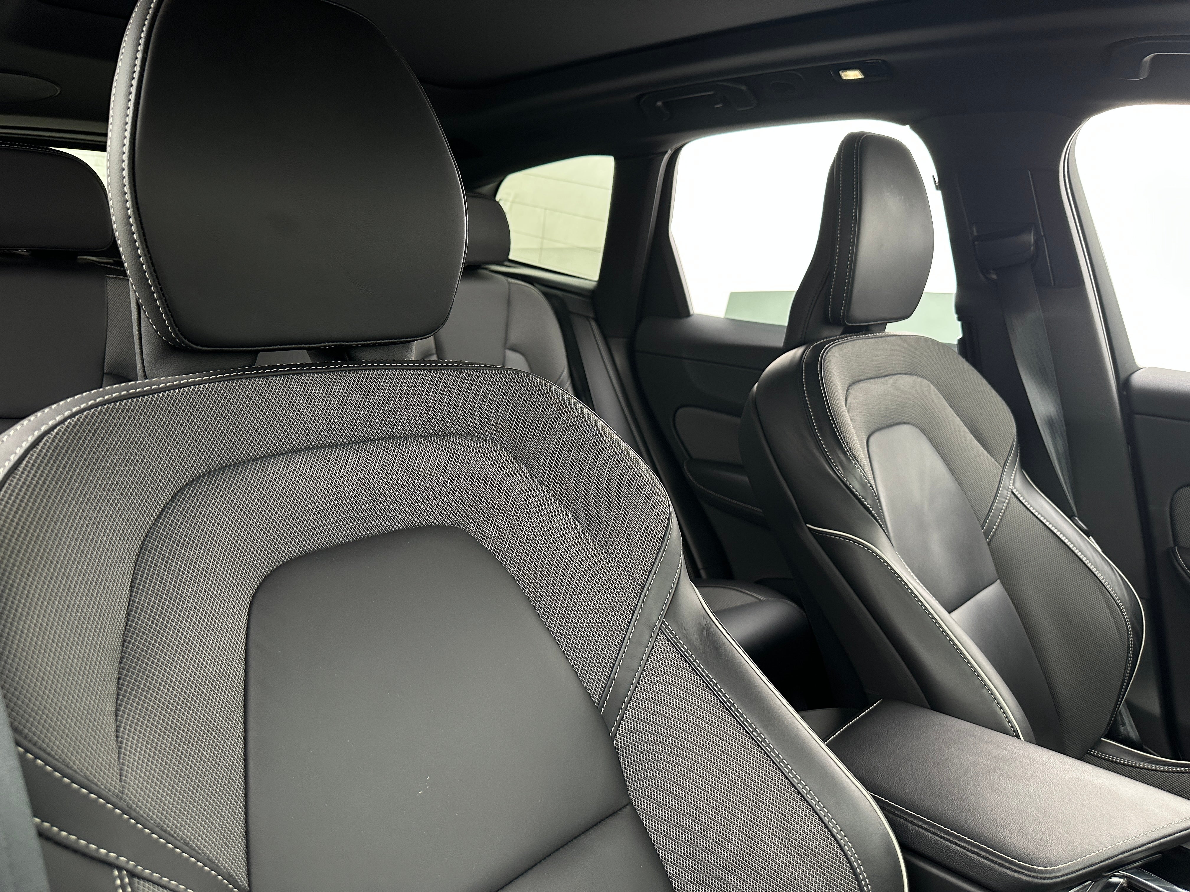 2022 Volvo XC60 Recharge Core 2