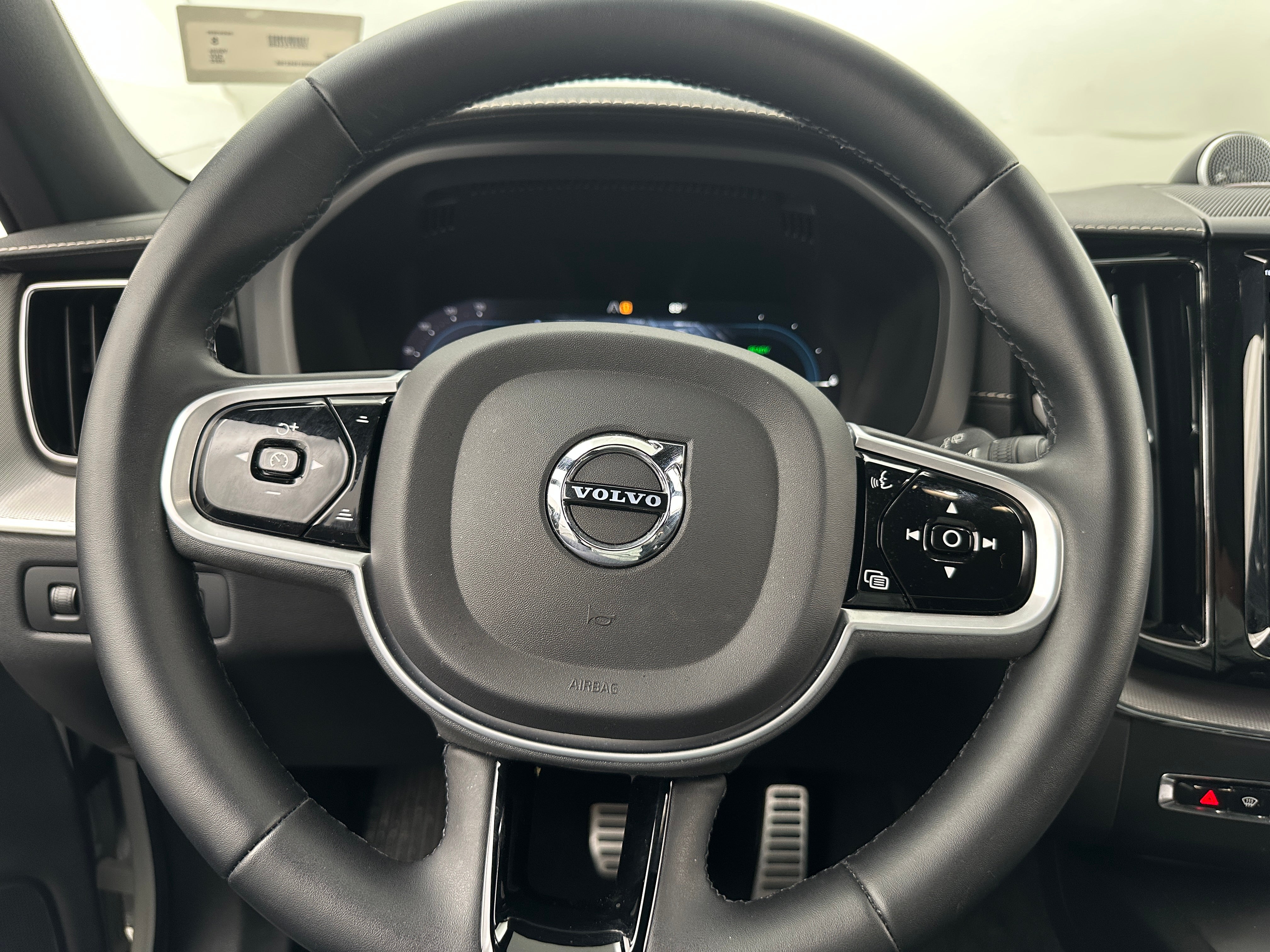 2022 Volvo XC60 Recharge Core 5