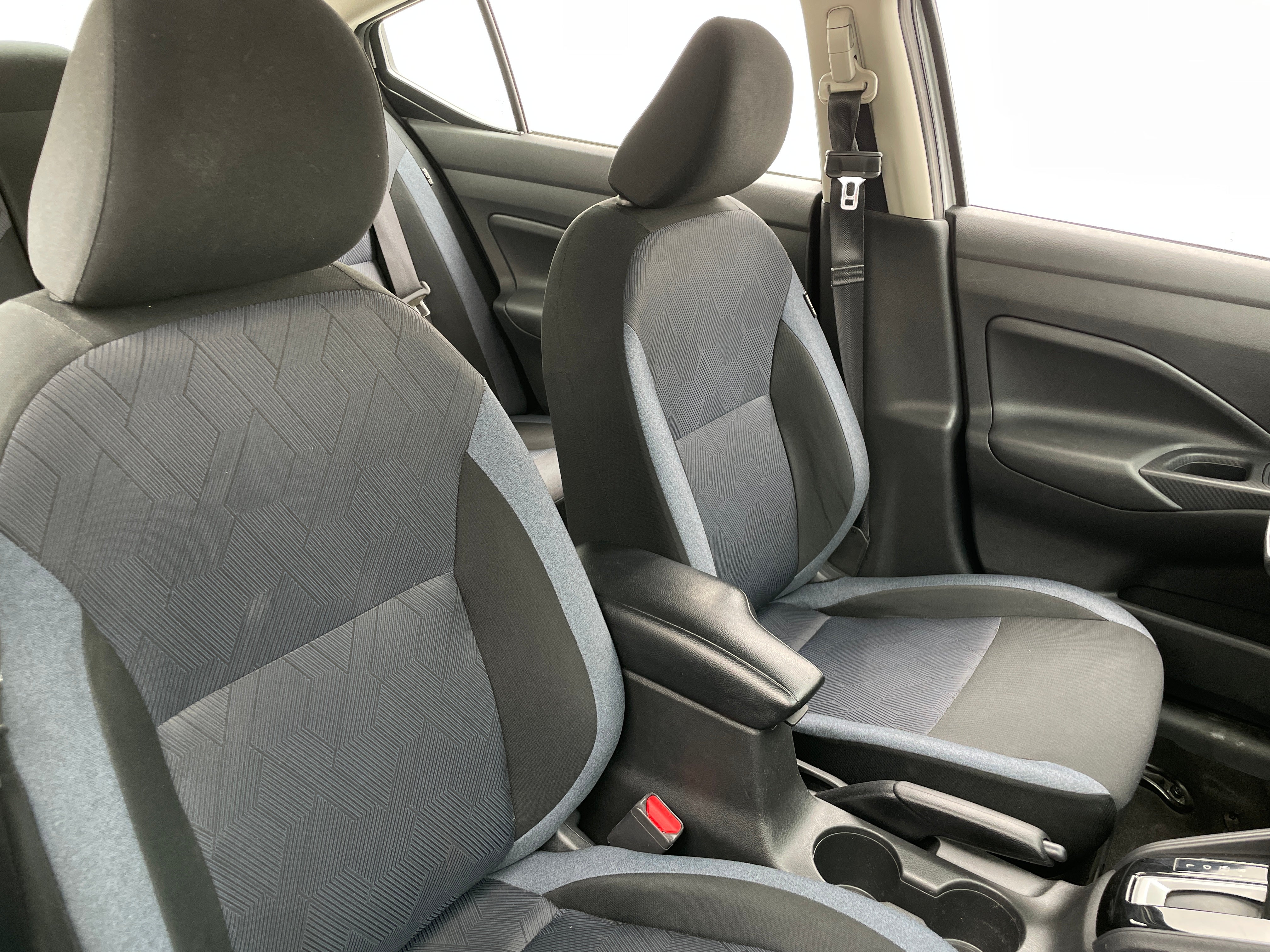 2023 Nissan Versa SV 2
