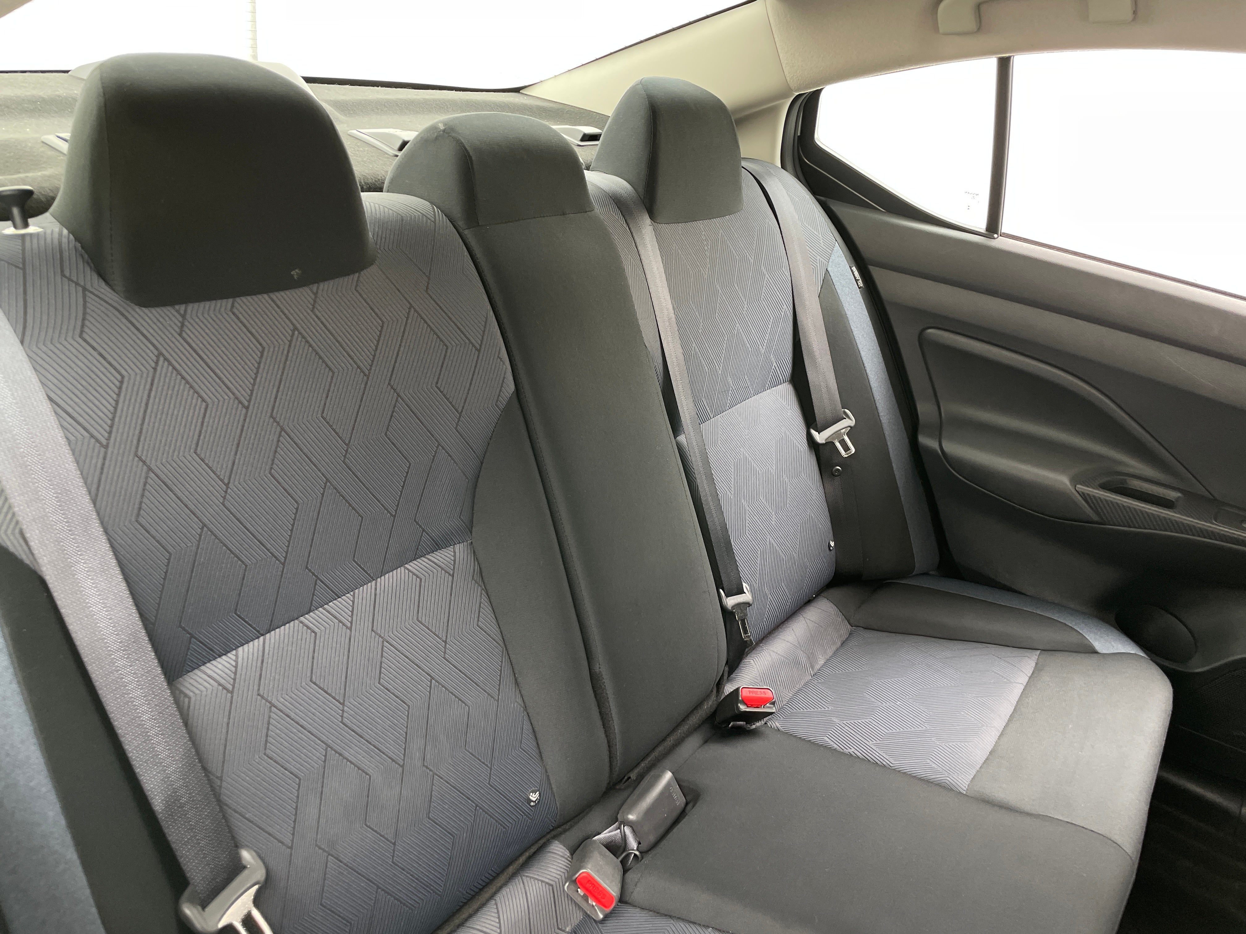 2023 Nissan Versa SV 6