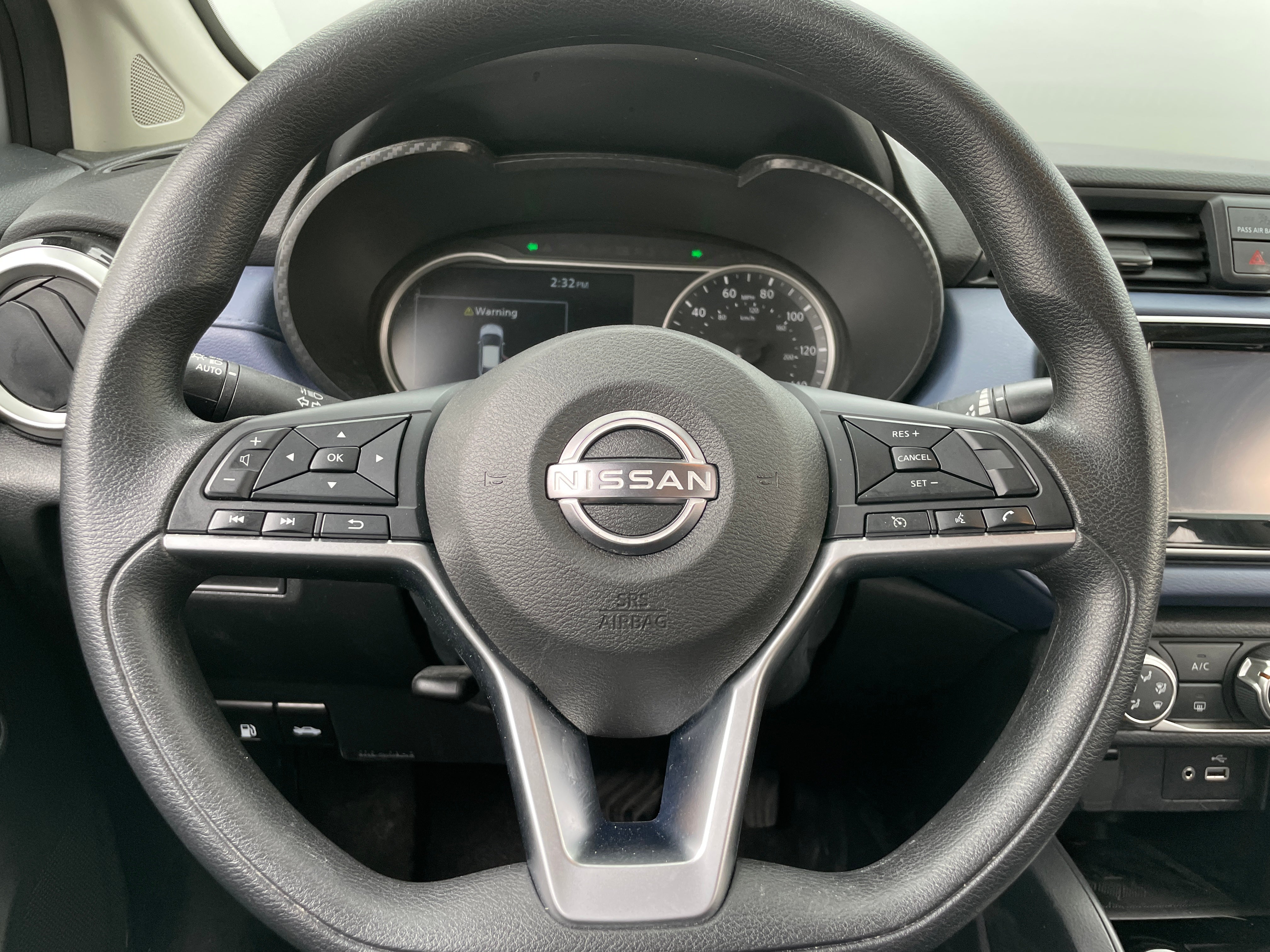 2023 Nissan Versa SV 5
