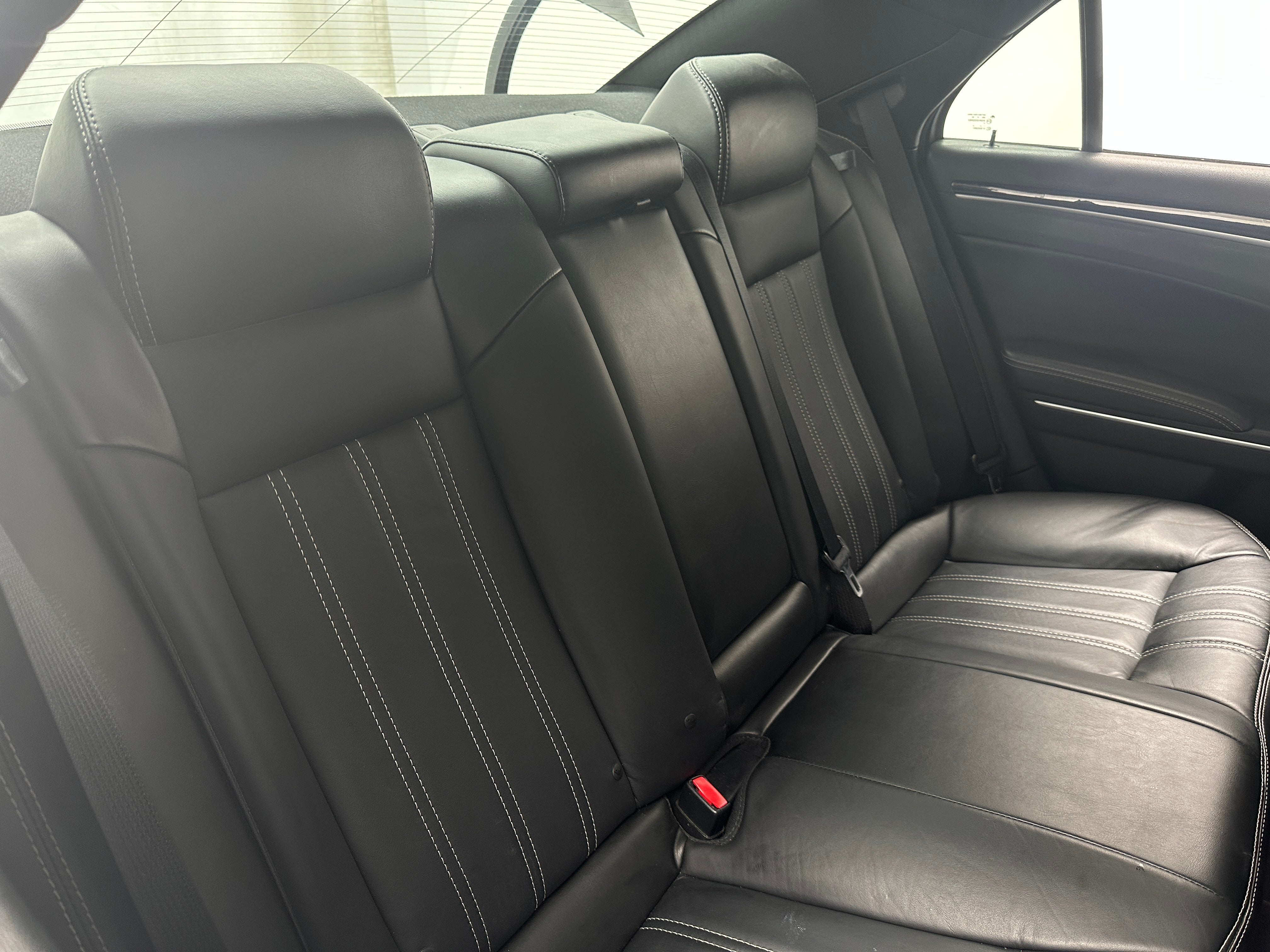 2017 Chrysler 300 S 5