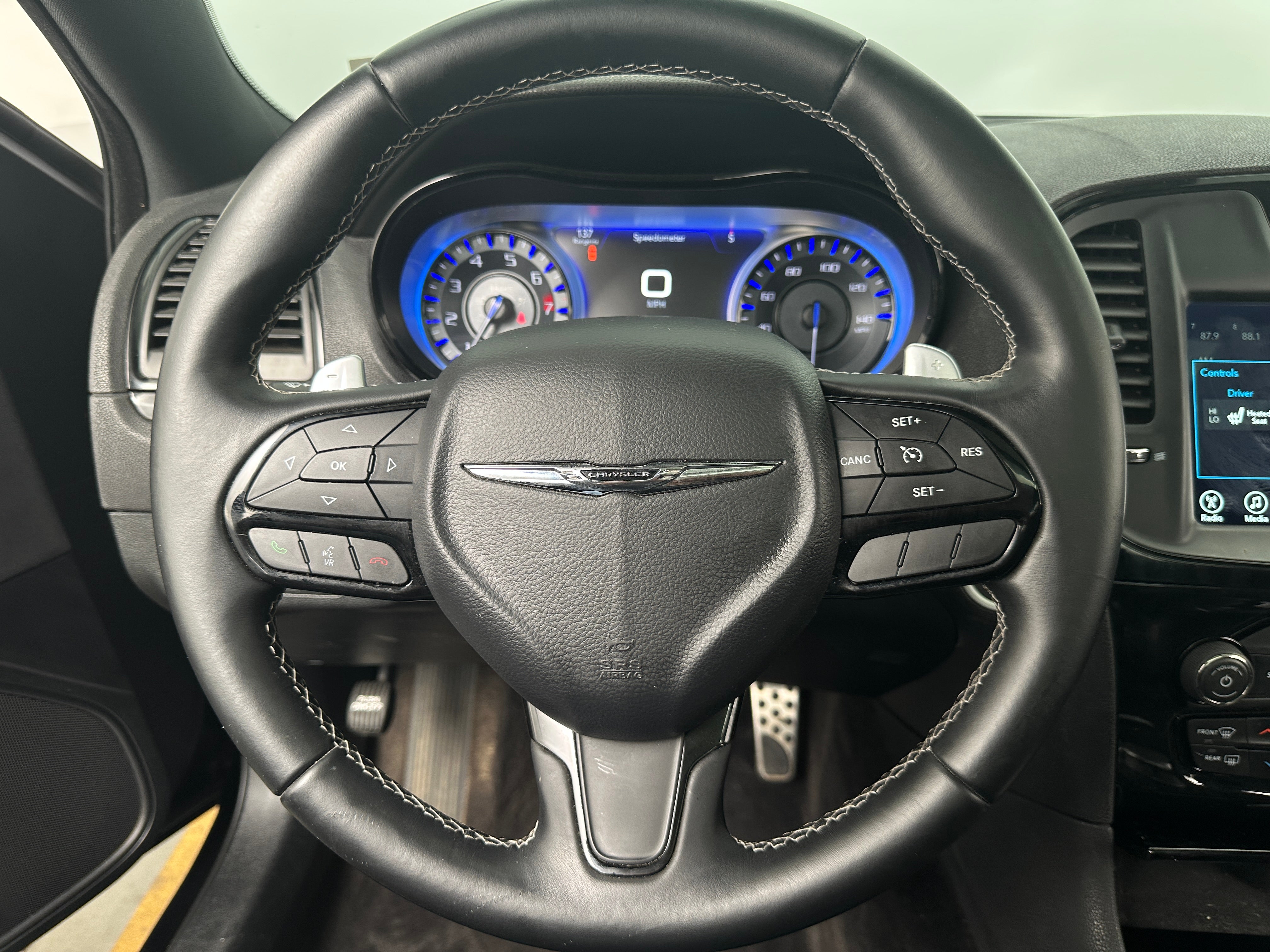 2017 Chrysler 300 S 4
