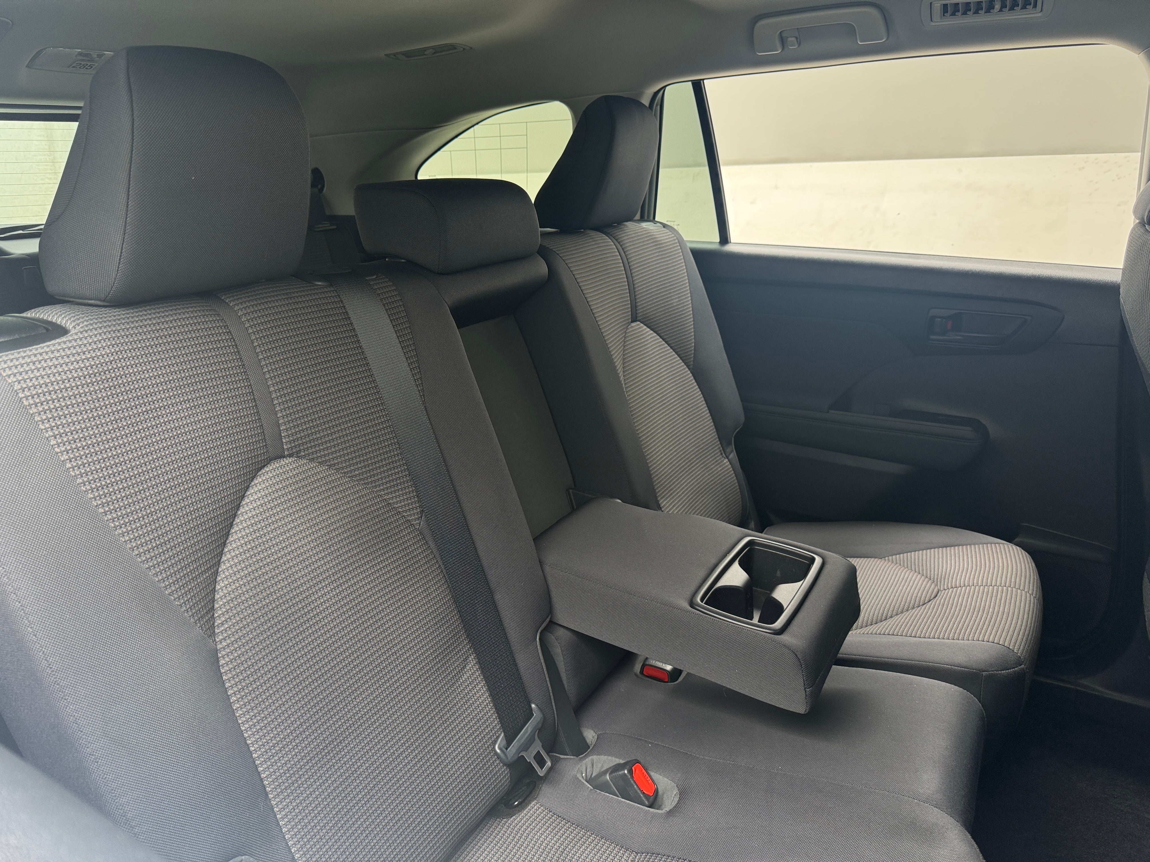 2021 Toyota Highlander LE 6