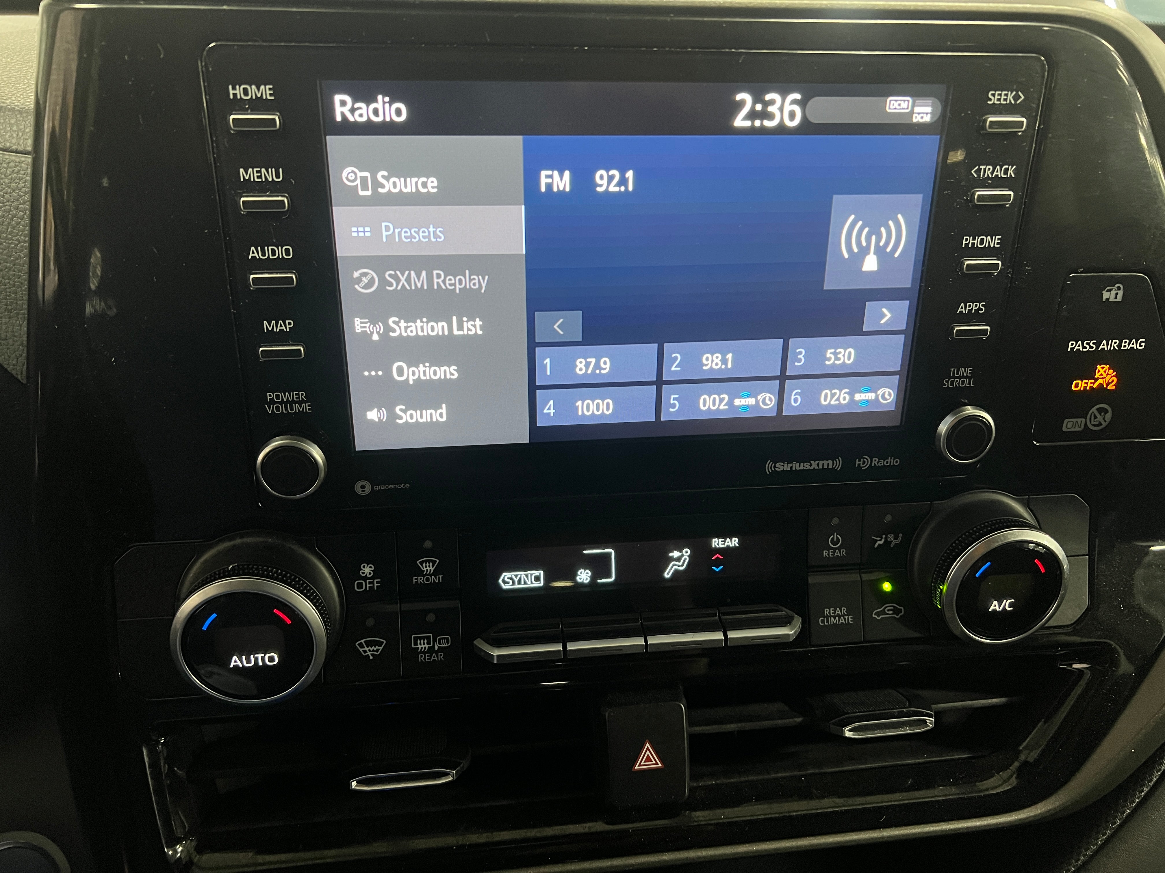 2021 Toyota Highlander LE 4