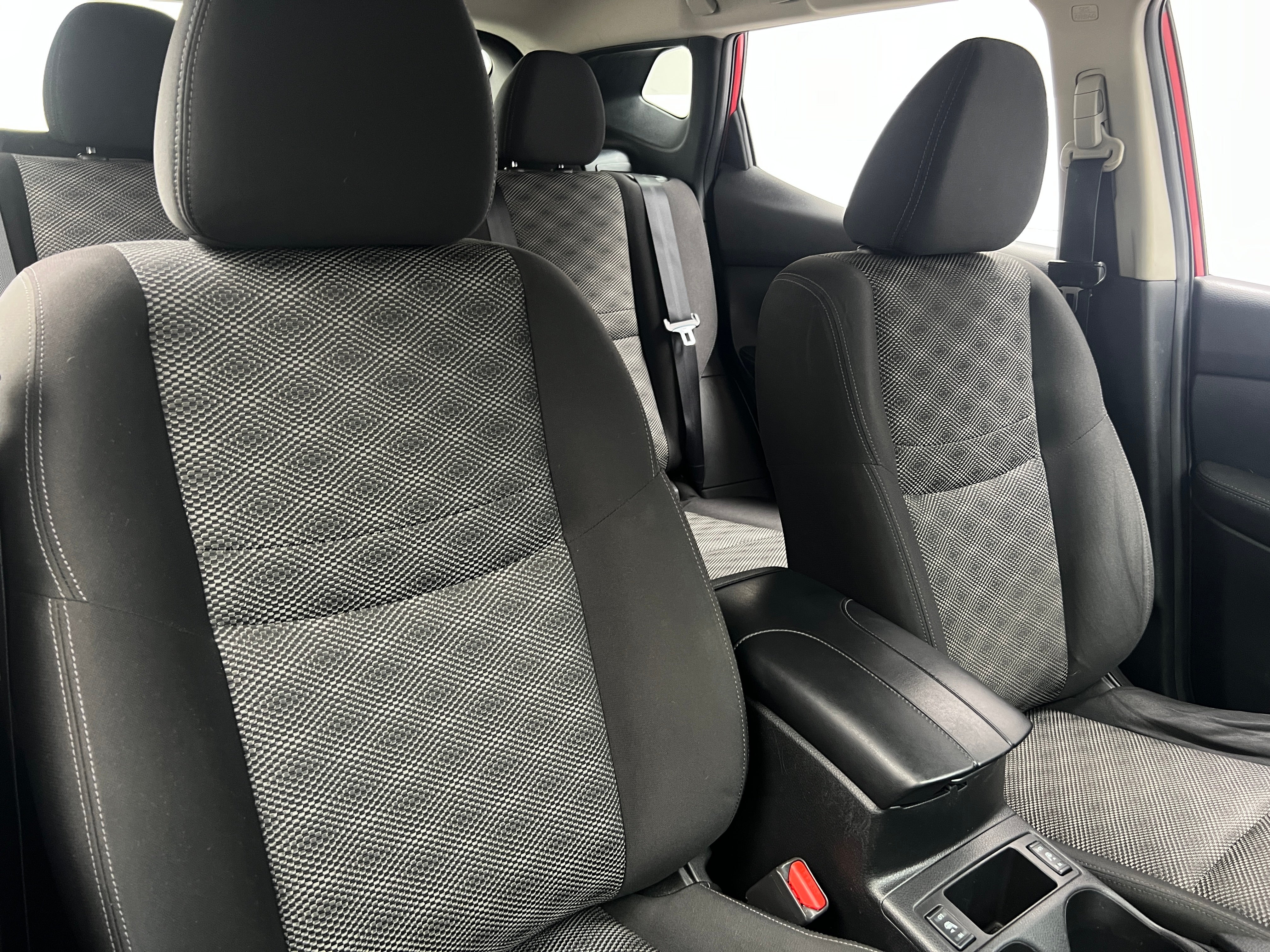 2018 Nissan Rogue Sport SV 2