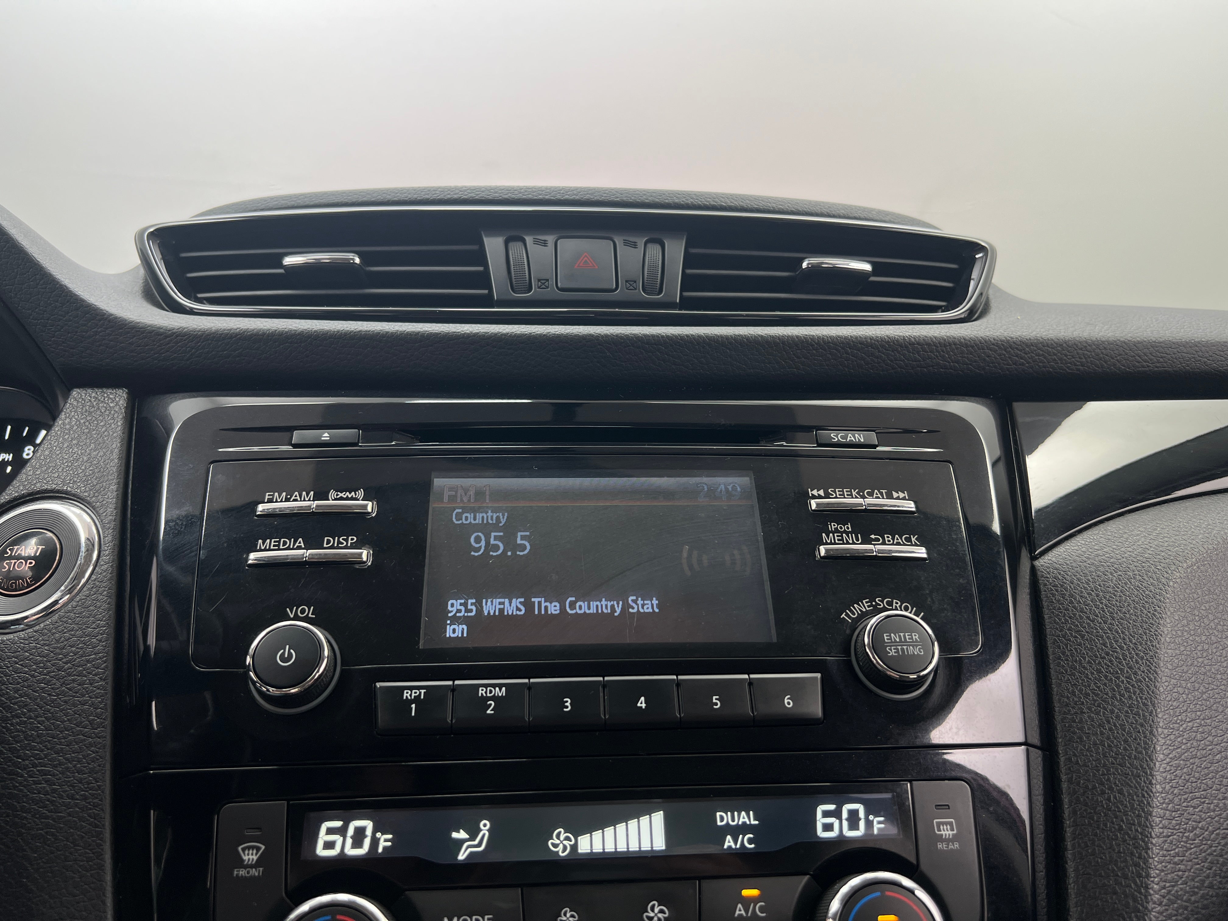 2018 Nissan Rogue Sport SV 4