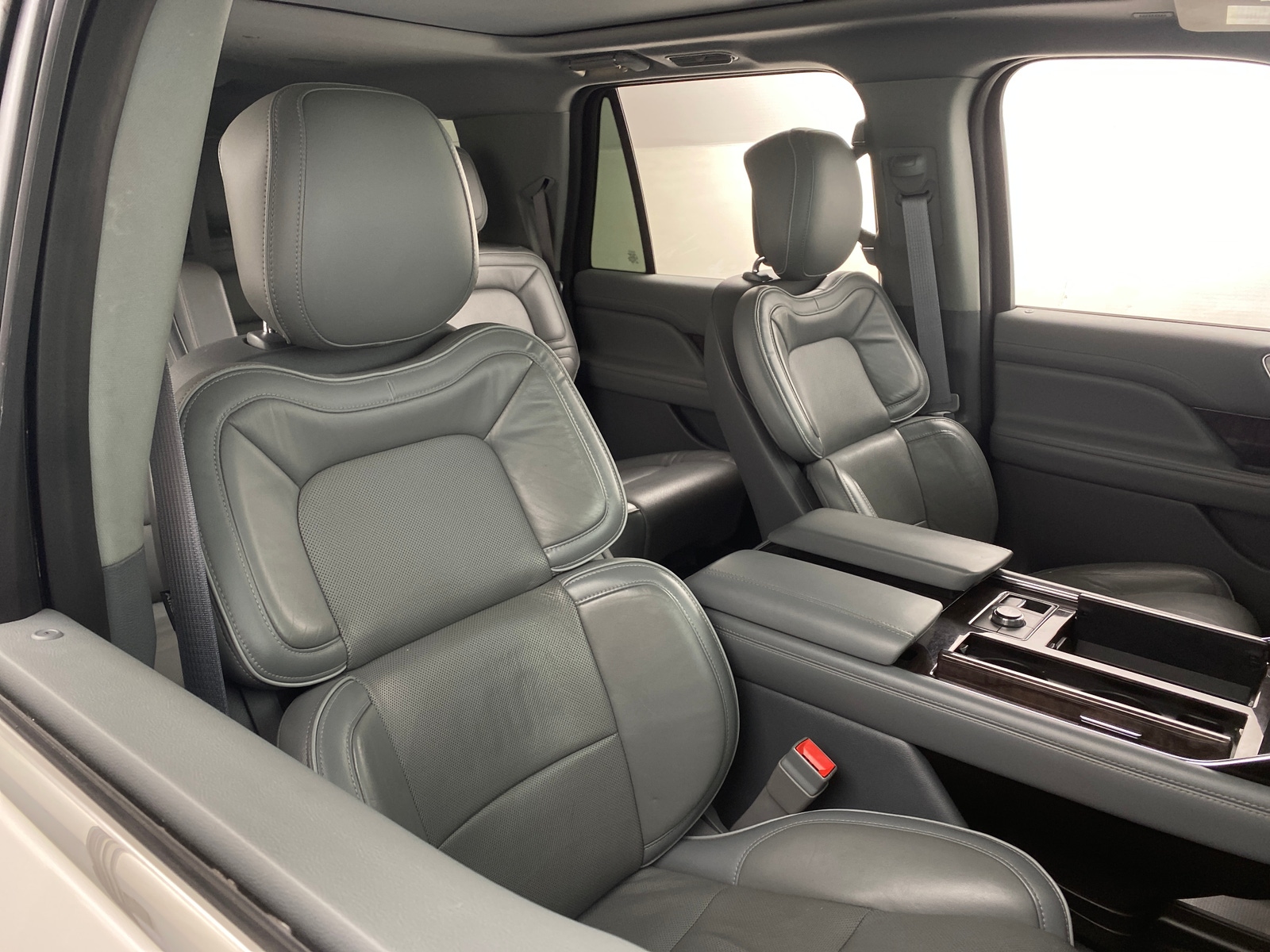 Thumbnail: 2019 Lincoln Navigator L - 2