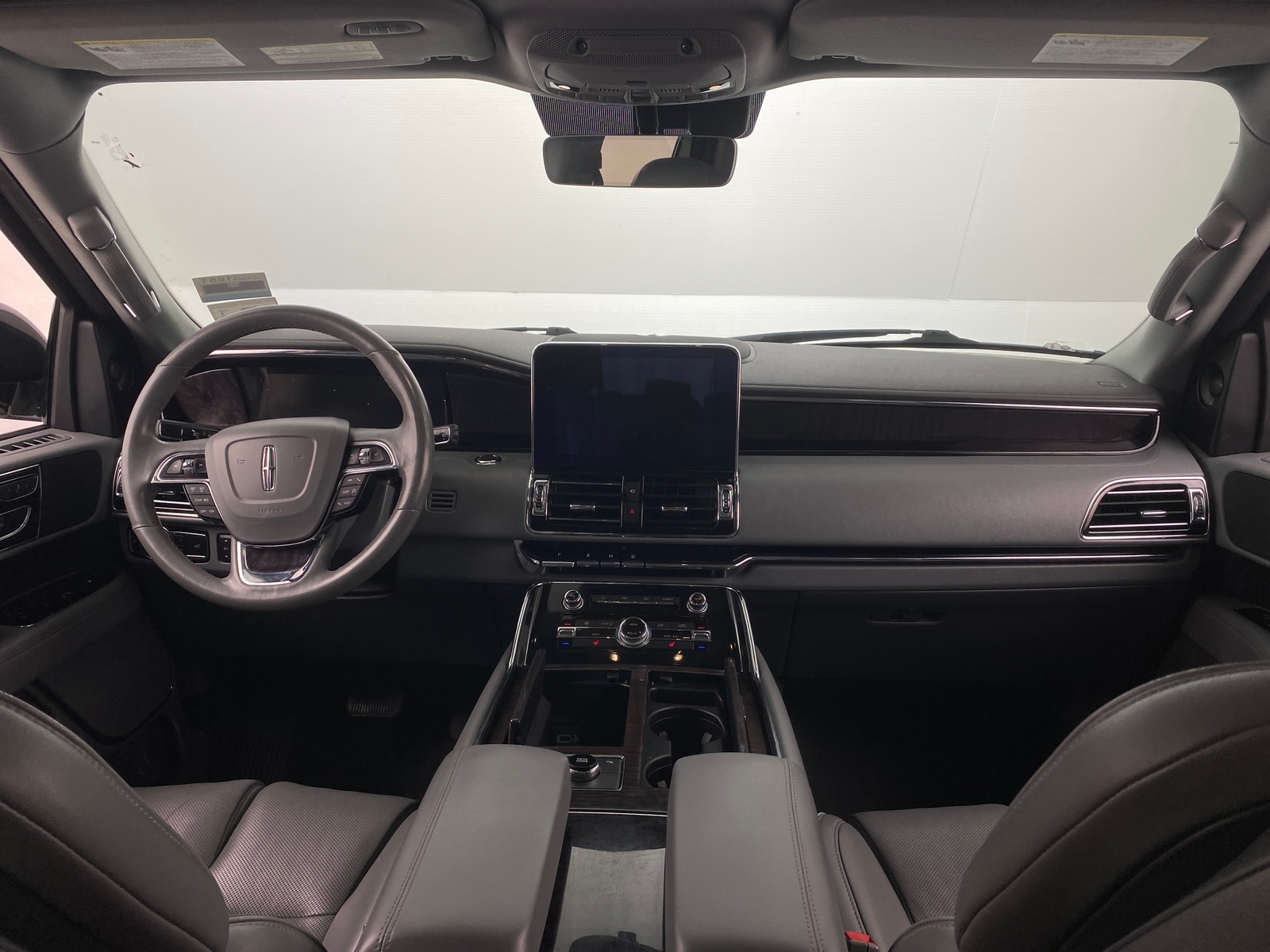Thumbnail: 2019 Lincoln Navigator L - 3