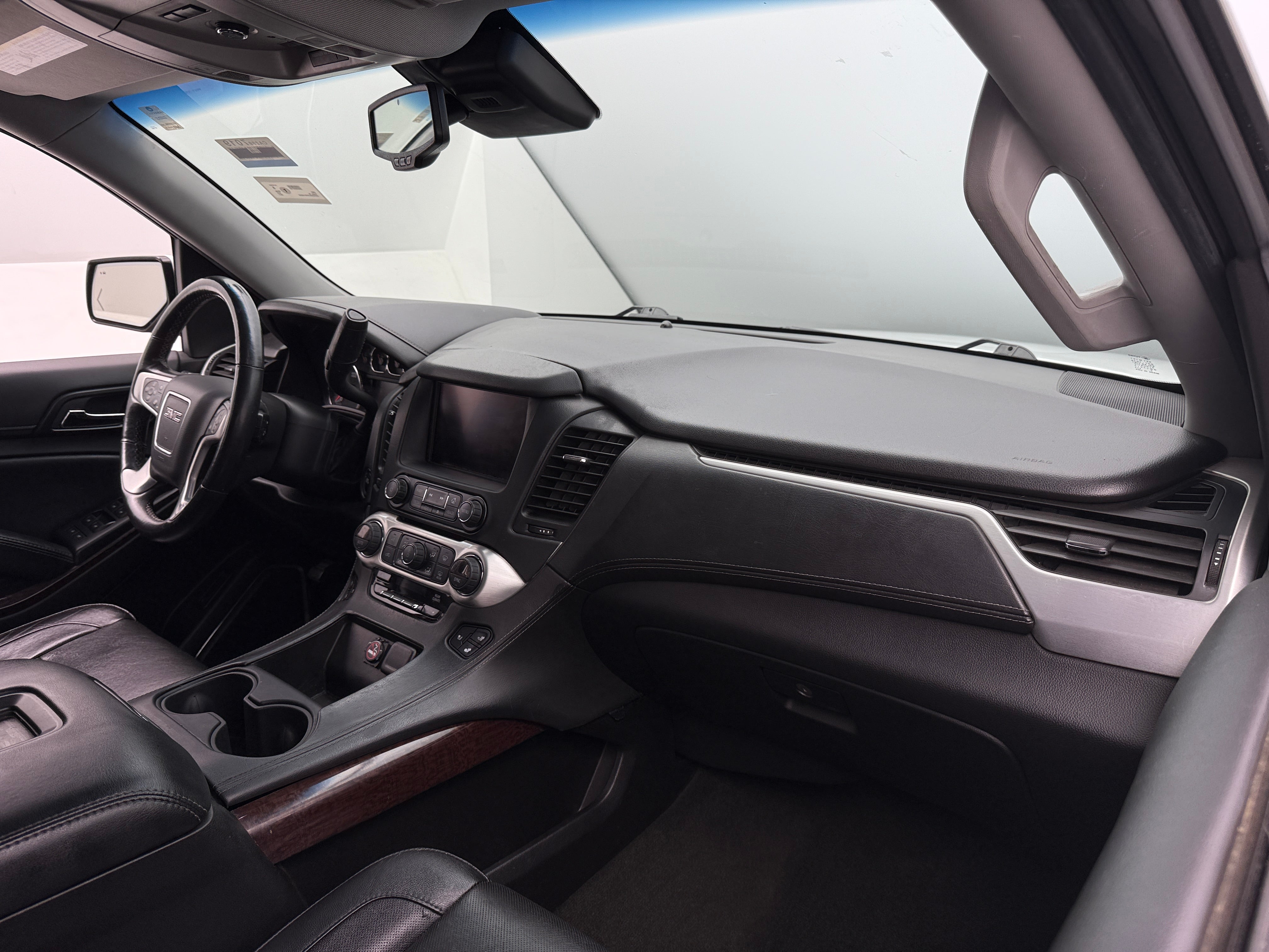 2017 GMC Yukon XL SLT 2