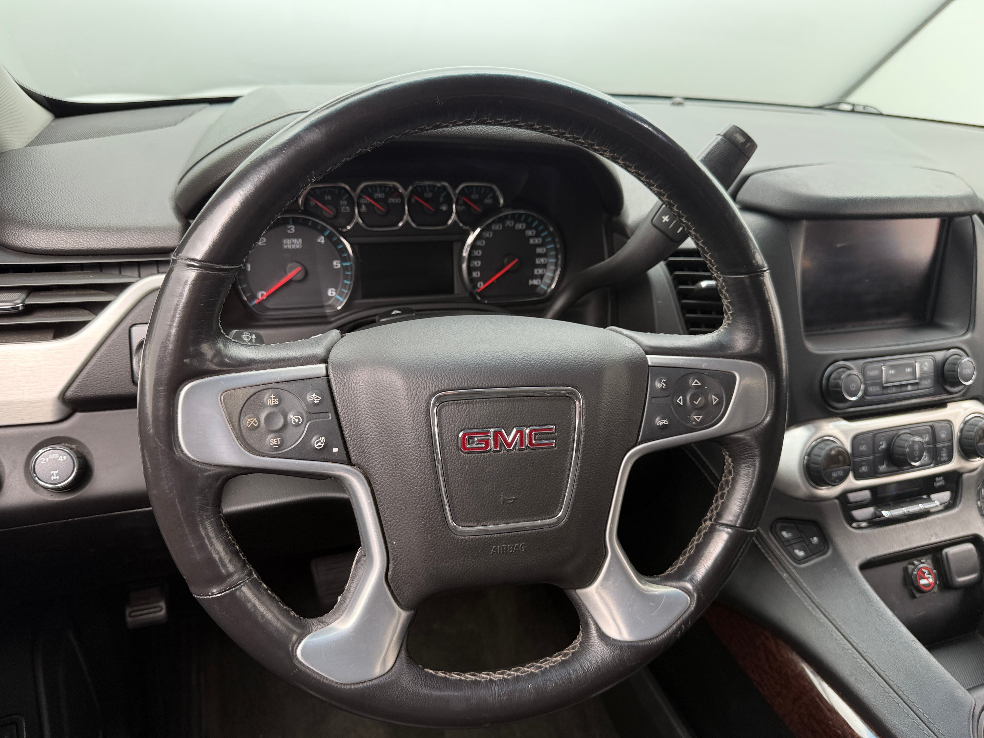 2017 GMC Yukon XL SLT 4