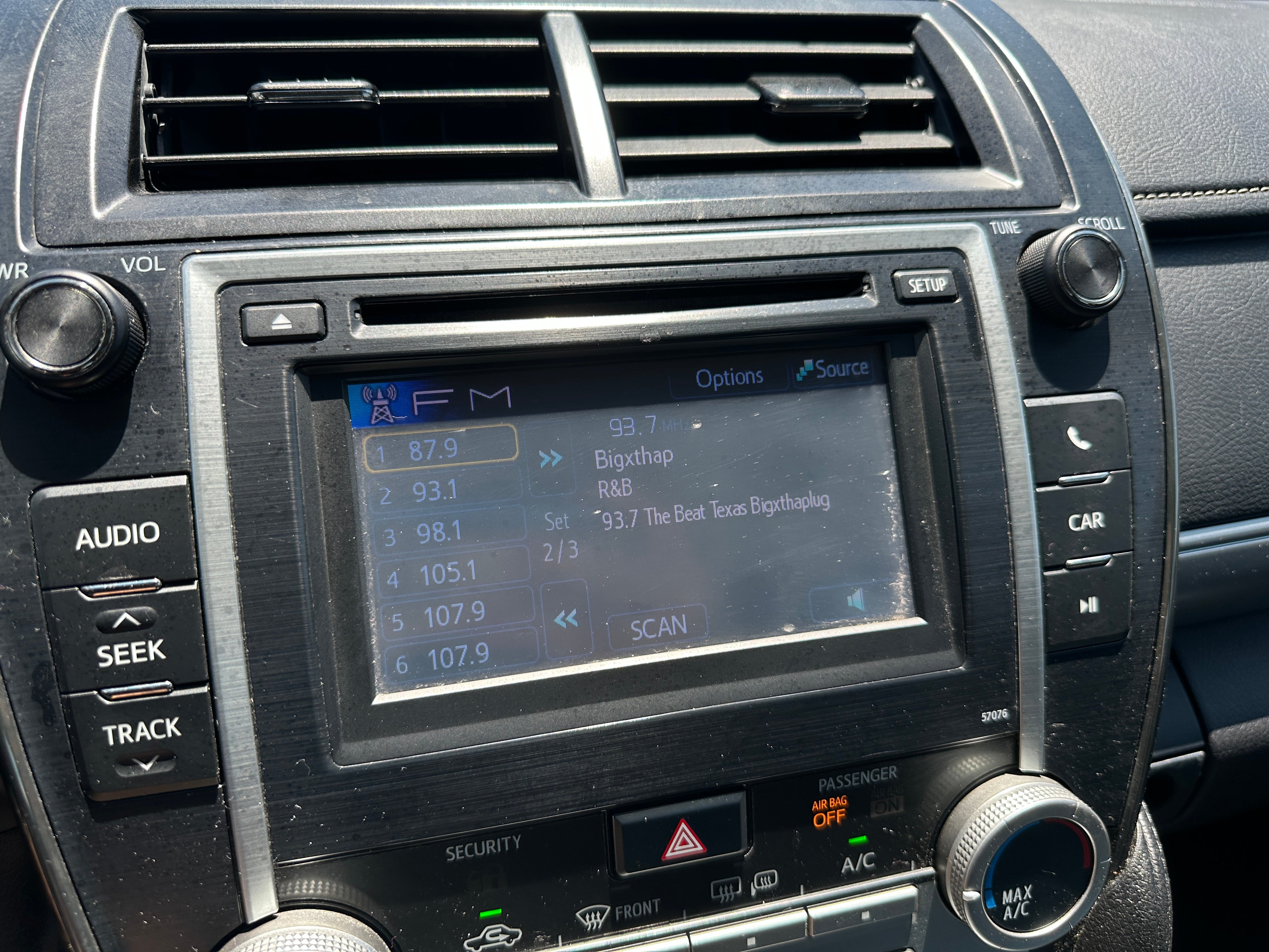 2014 Toyota Camry SE 3