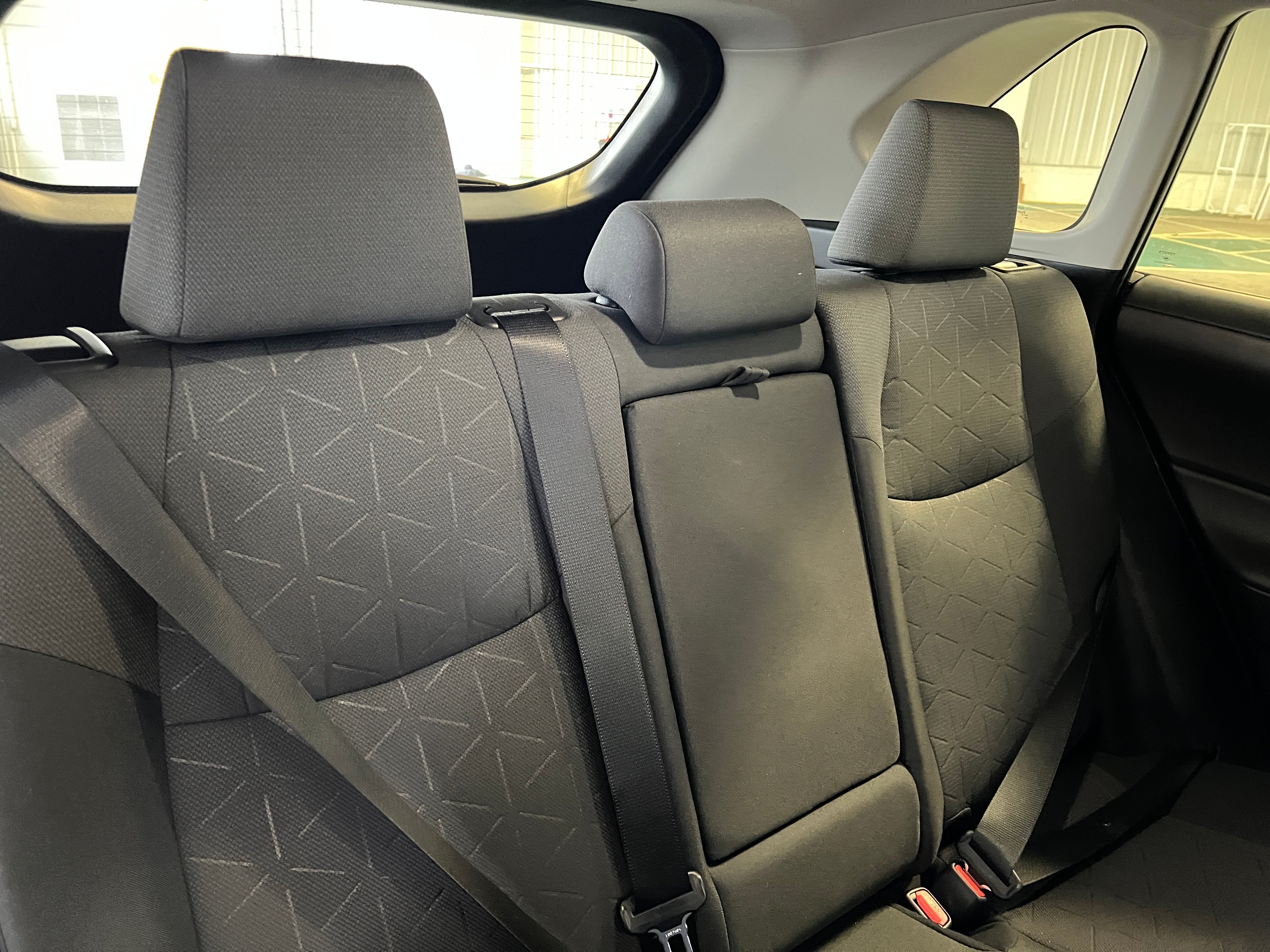 2022 Toyota RAV4 XLE 6