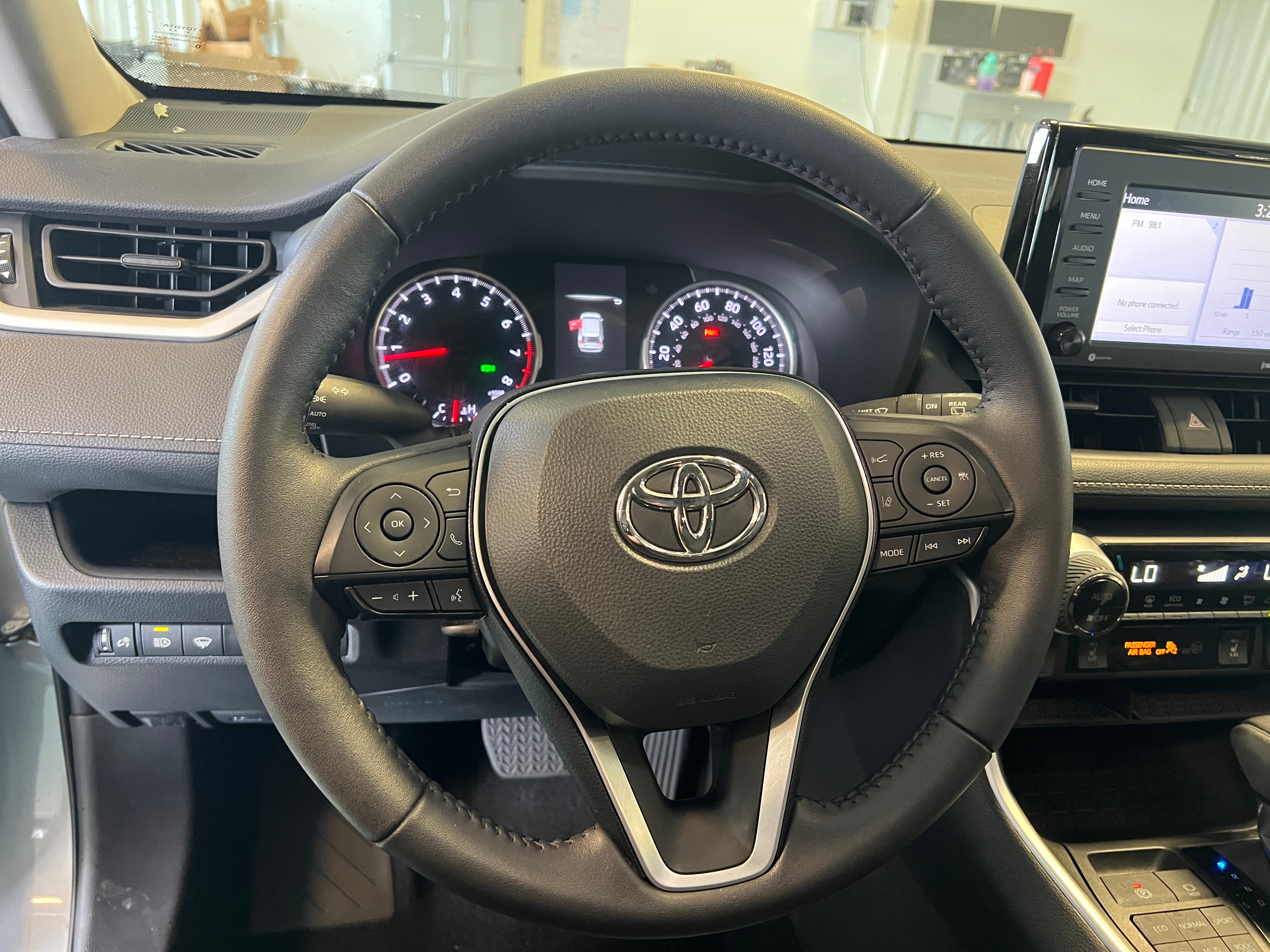 2022 Toyota RAV4 XLE 5