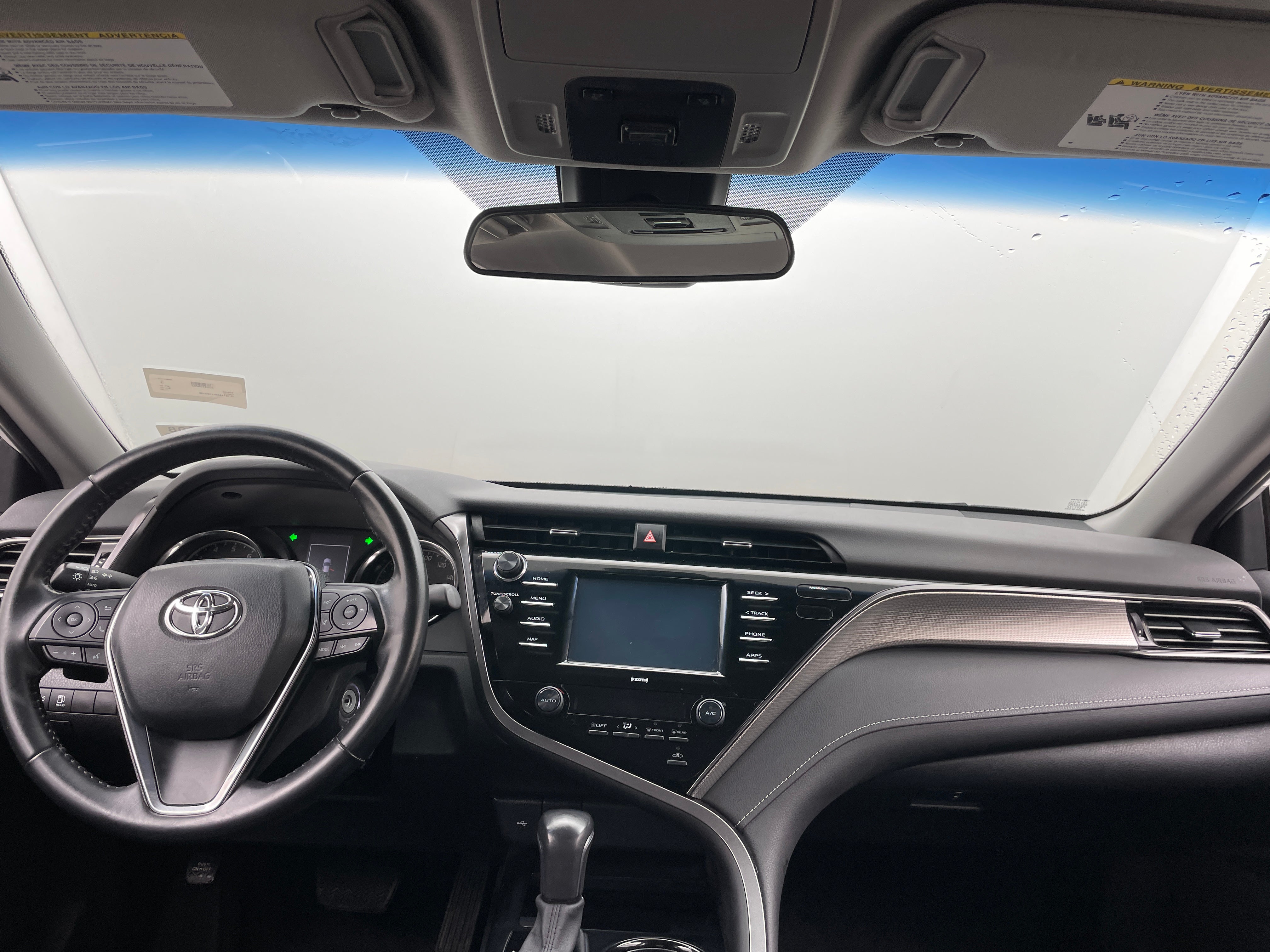 2020 Toyota Camry SE 3