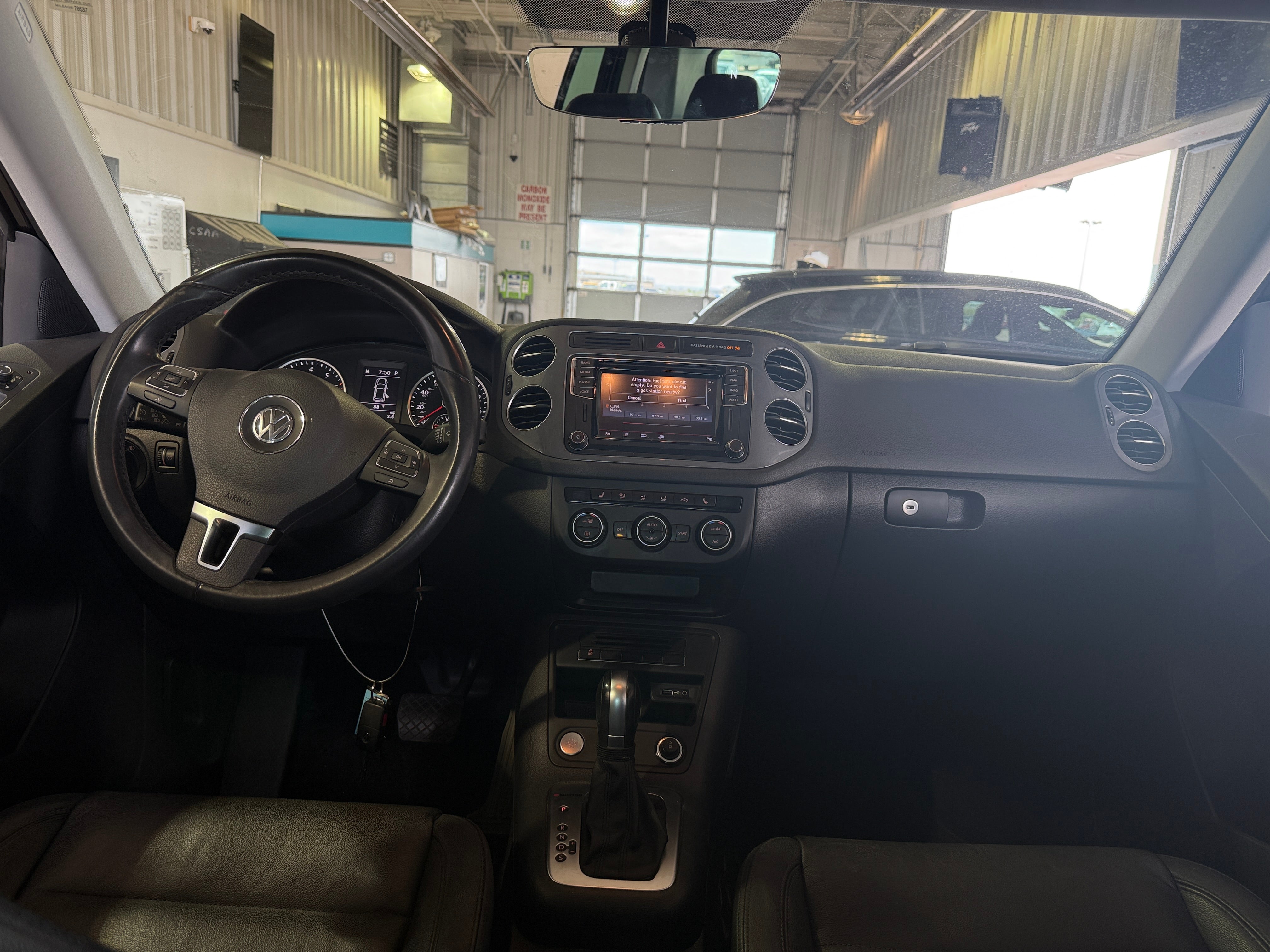 2017 Volkswagen Tiguan Sport 2