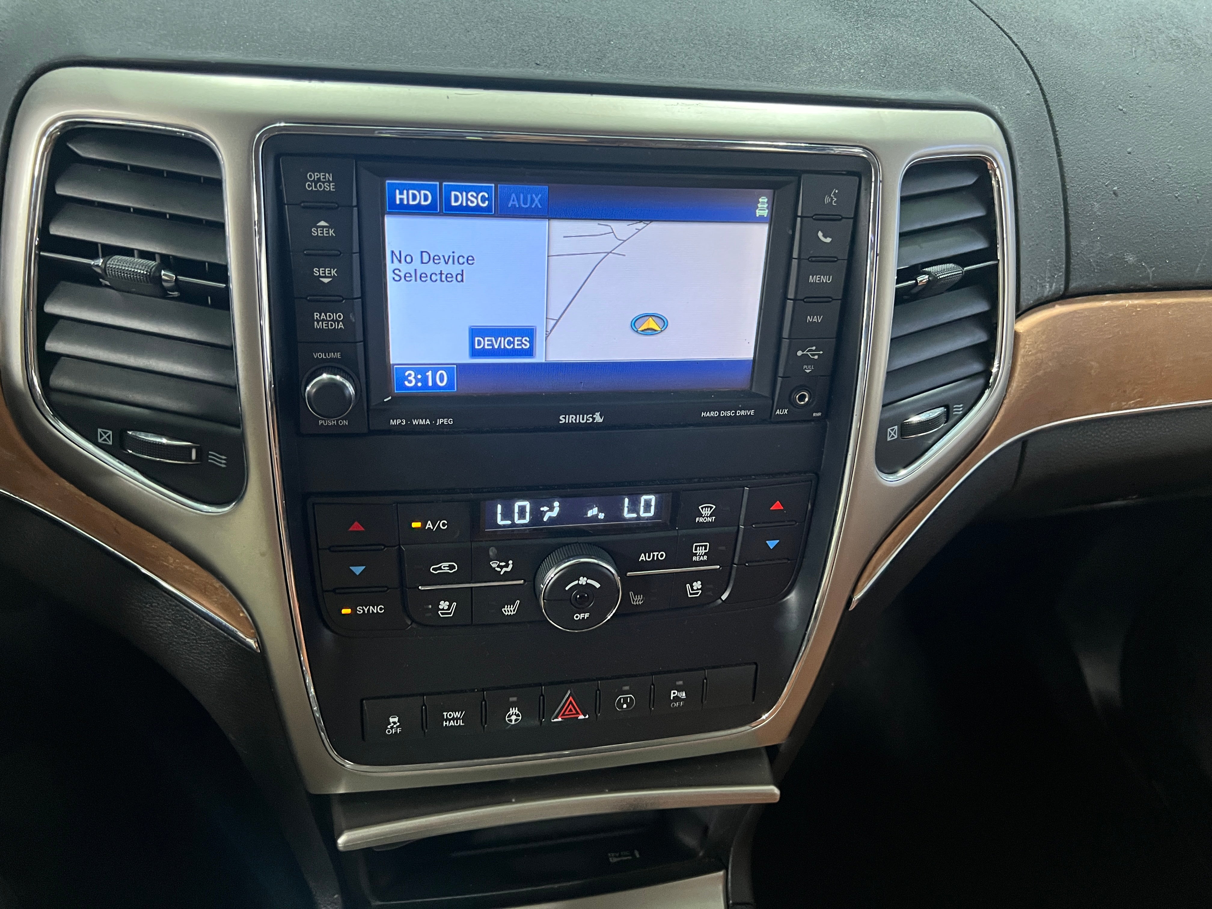 2013 Jeep Grand Cherokee Overland 3