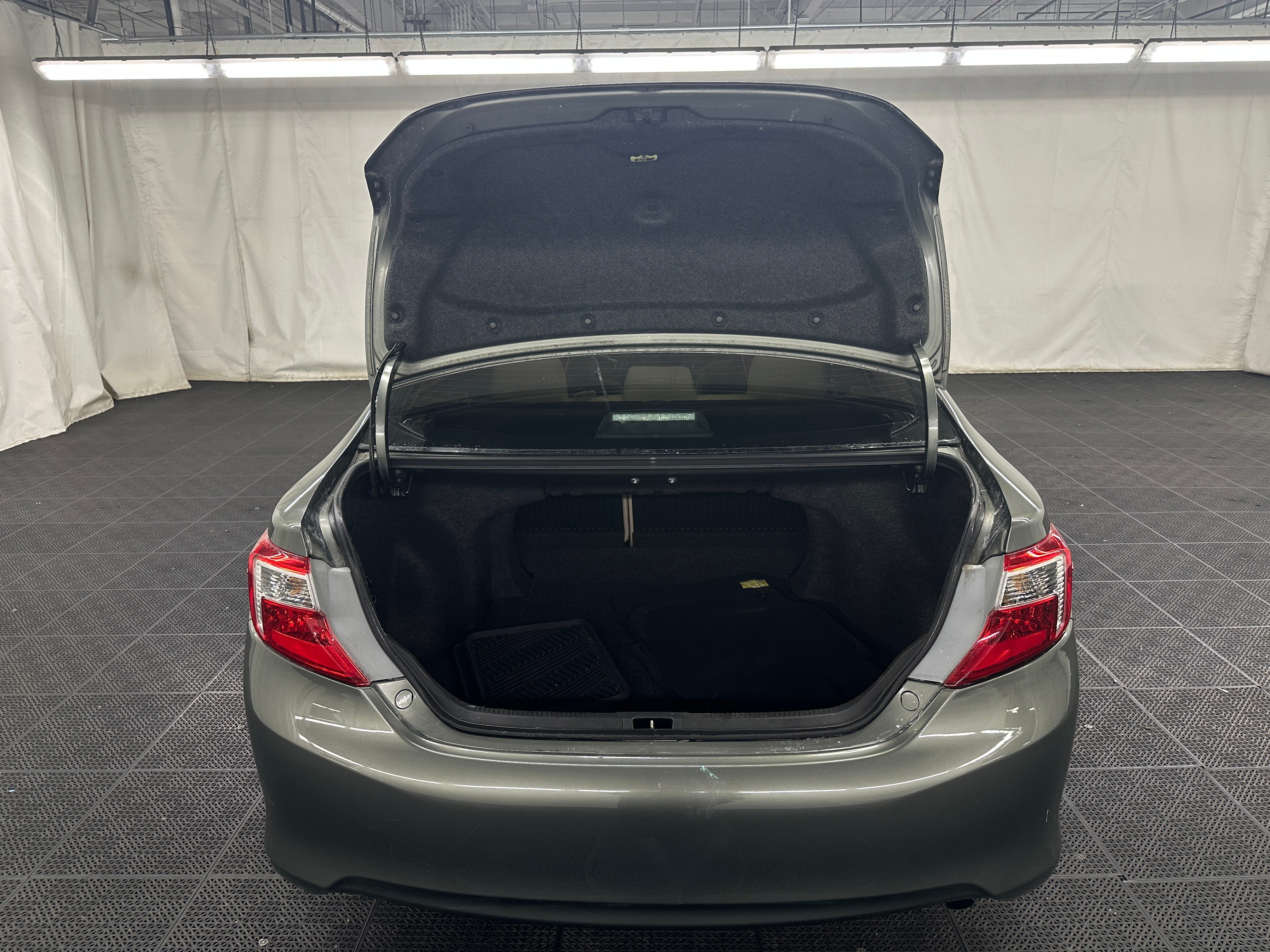 2013 Toyota Camry LE 7