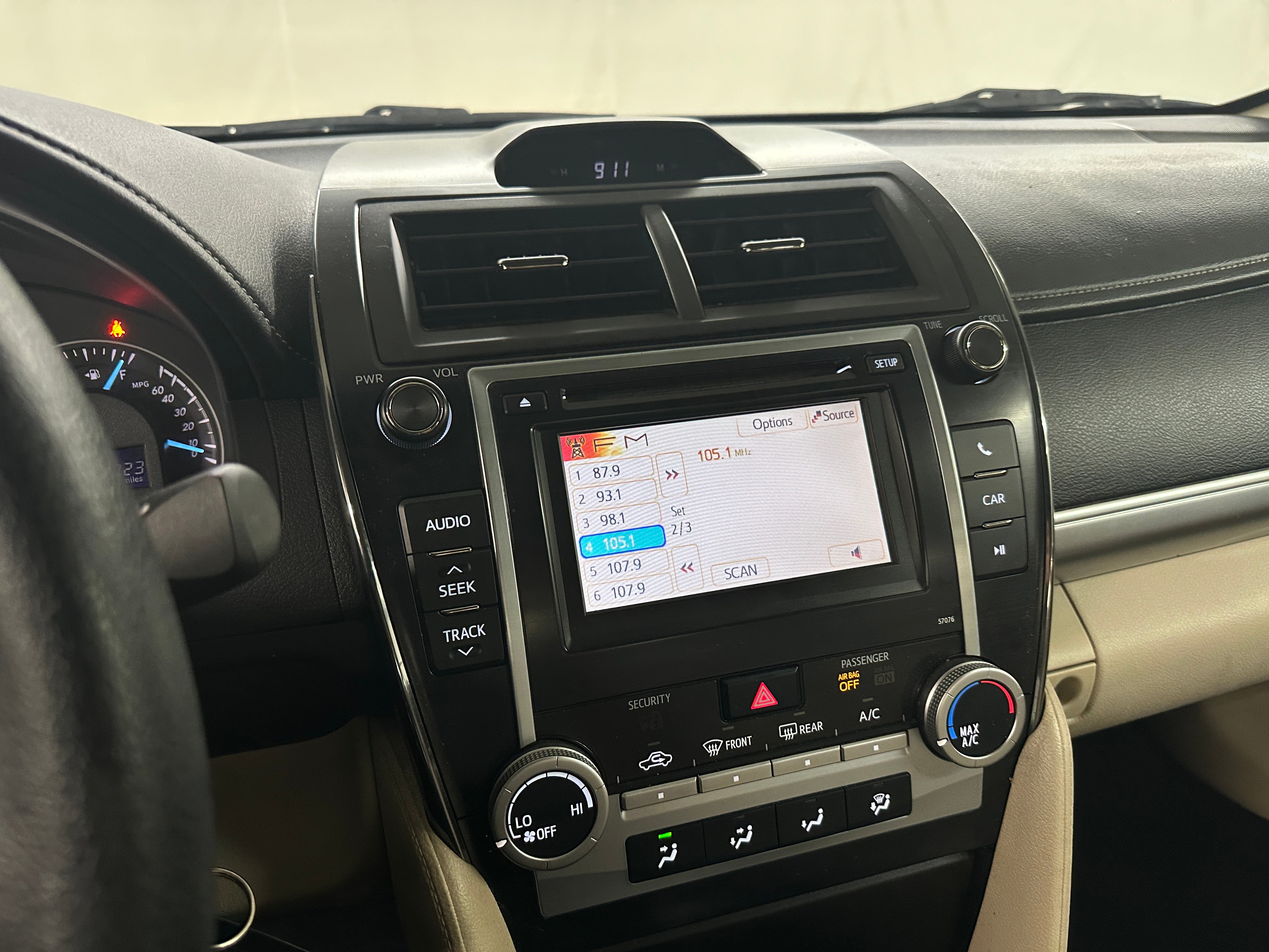 2013 Toyota Camry LE 4