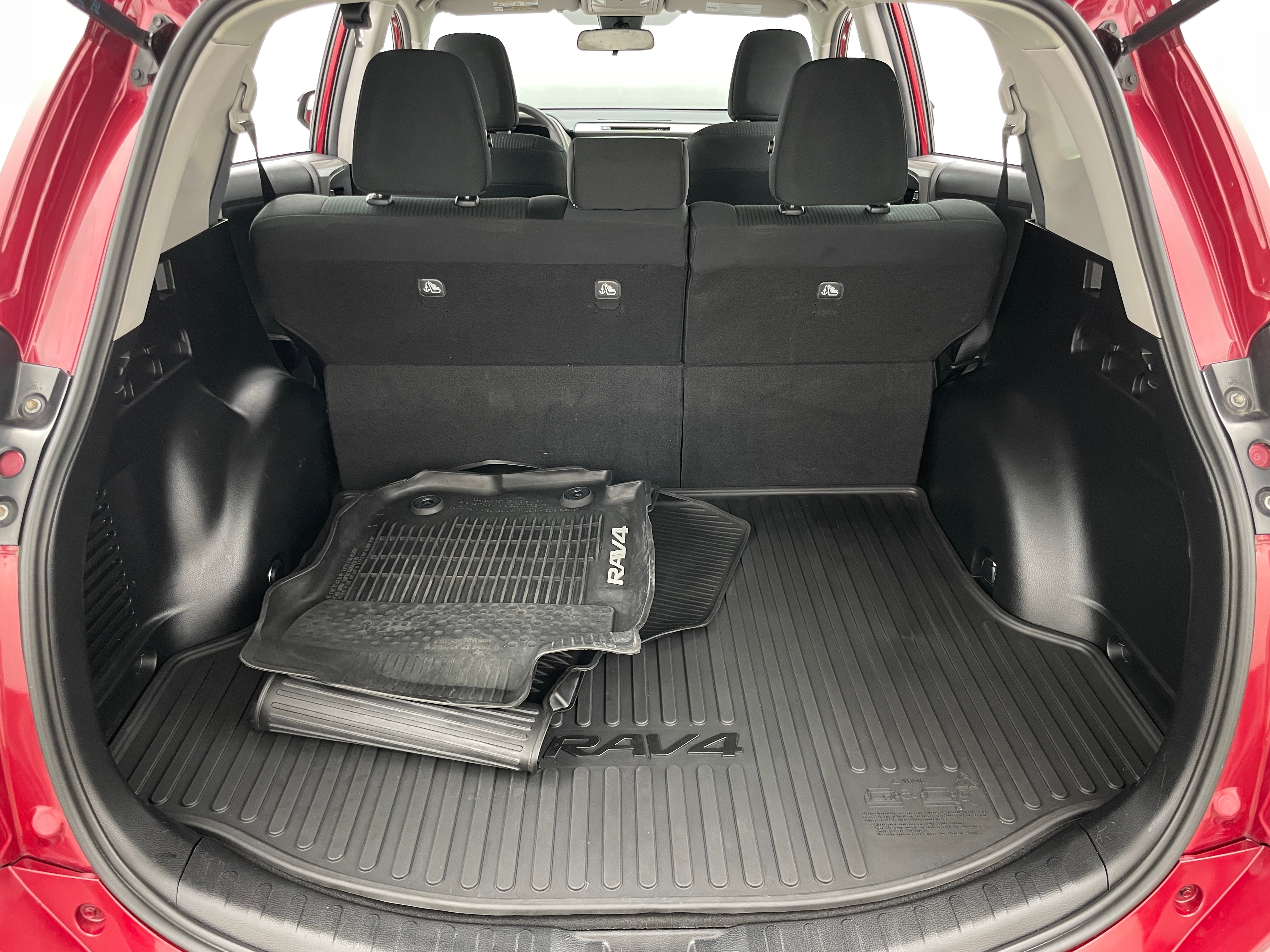 2018 Toyota RAV4 LE 7