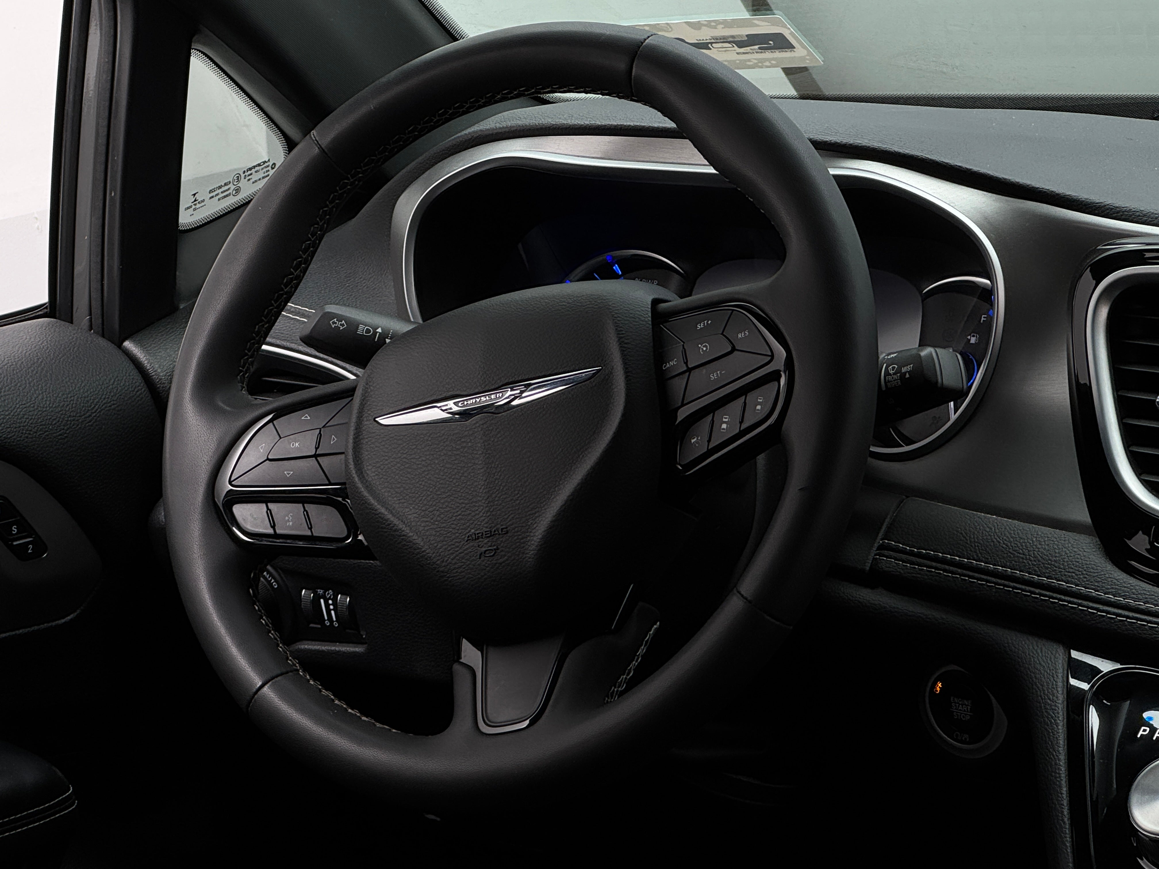 2022 Chrysler Pacifica Hybrid Limited 4
