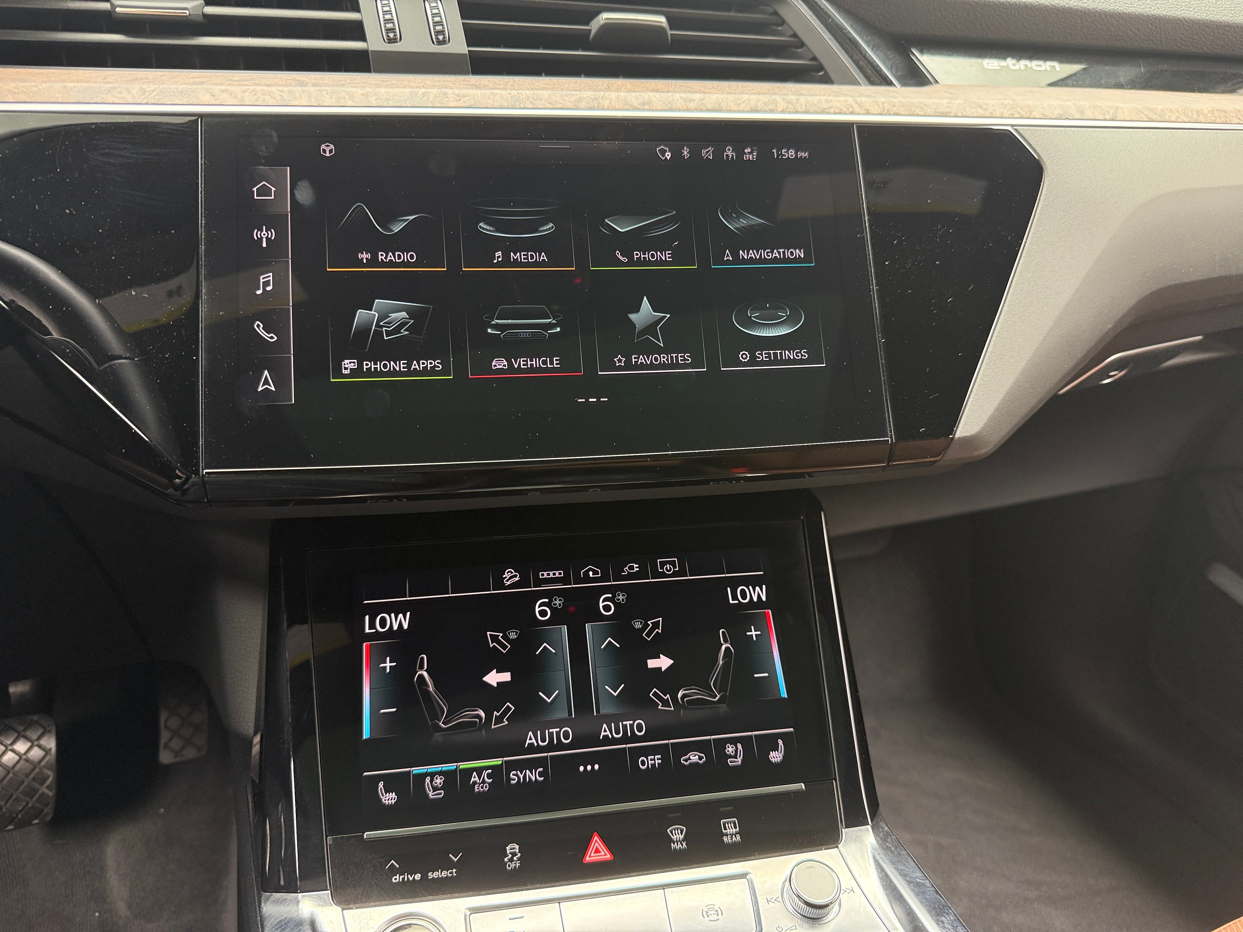 2022 Audi e-tron Premium Plus 3
