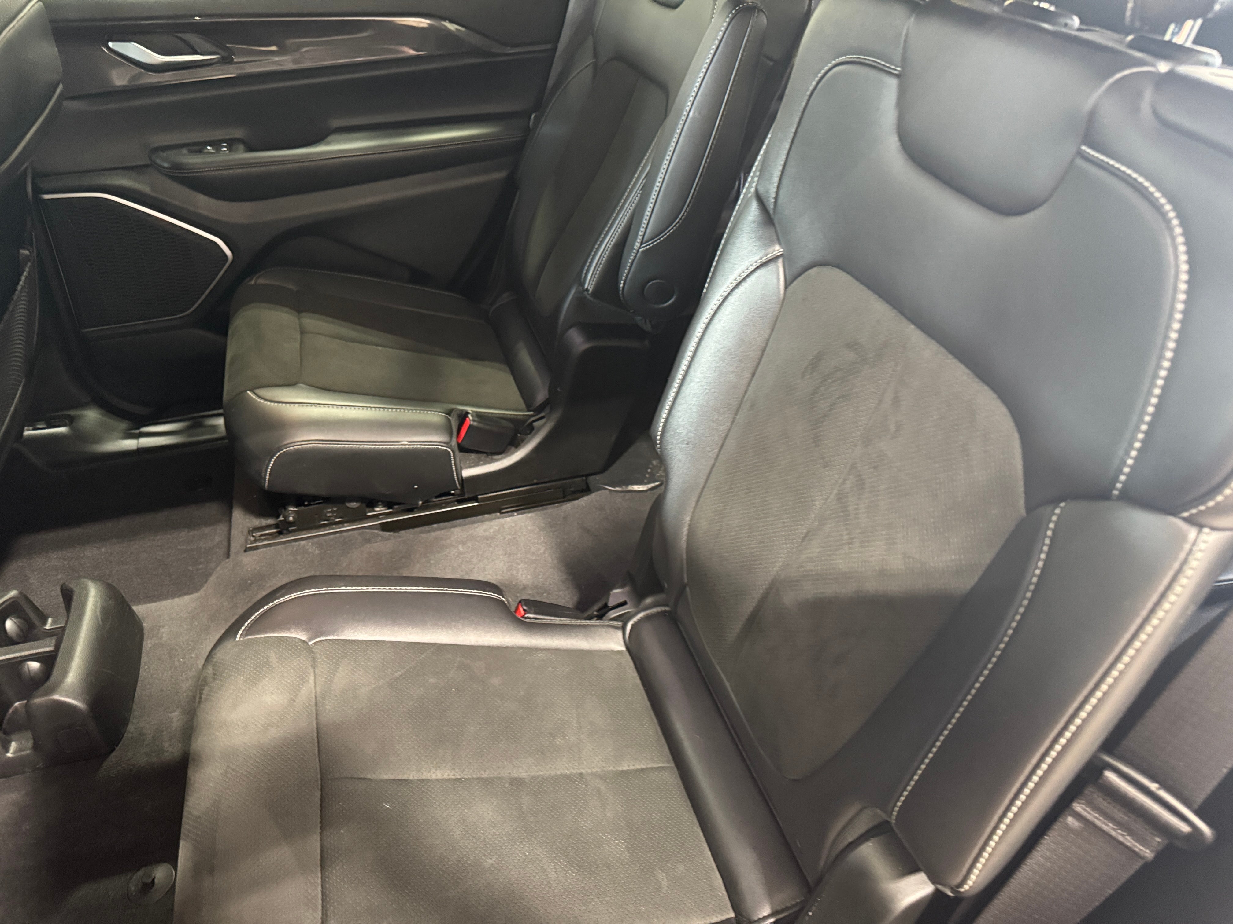 2022 Jeep Grand Cherokee L Altitude 5