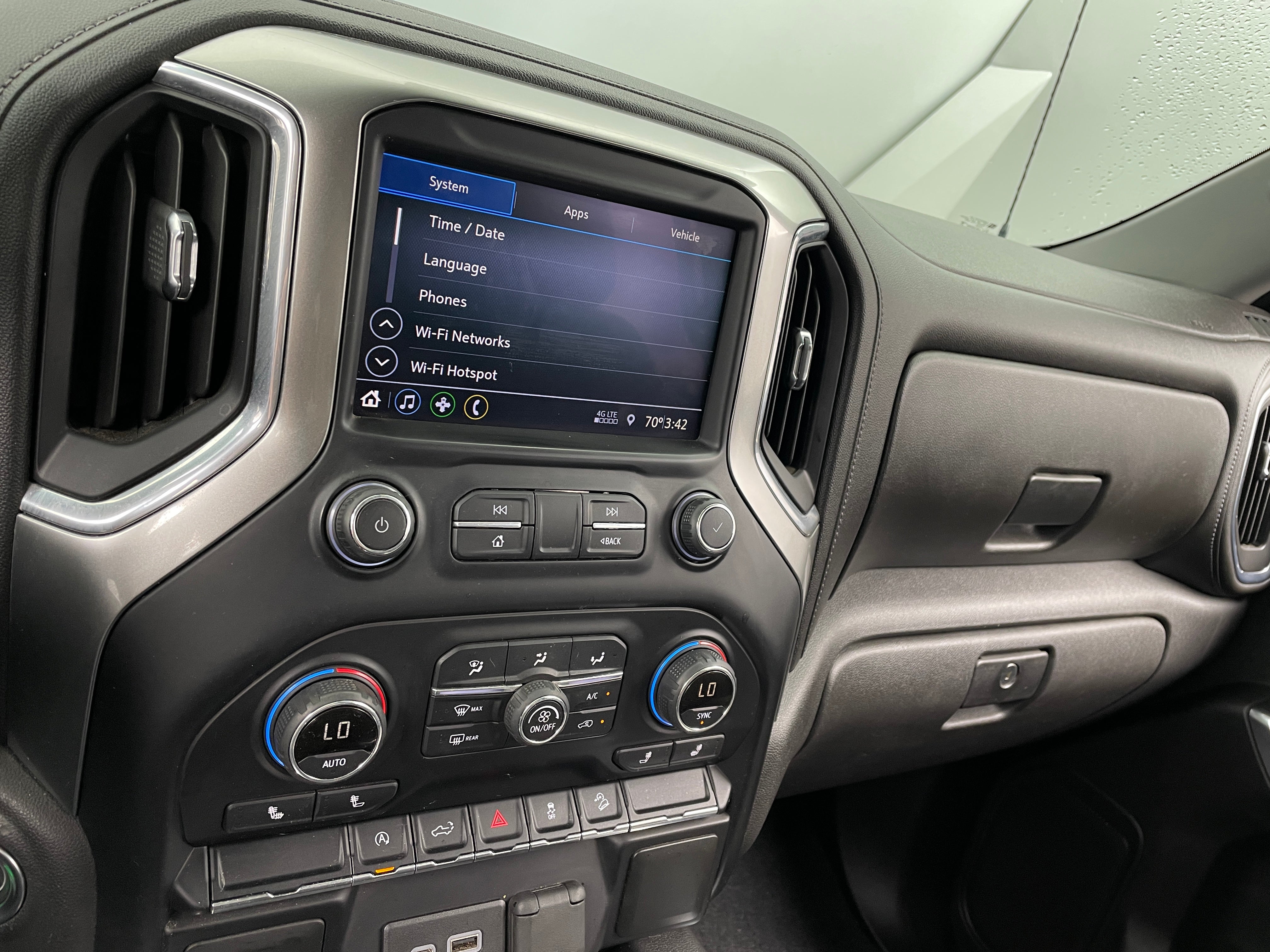 2020 Chevrolet Silverado 1500  4