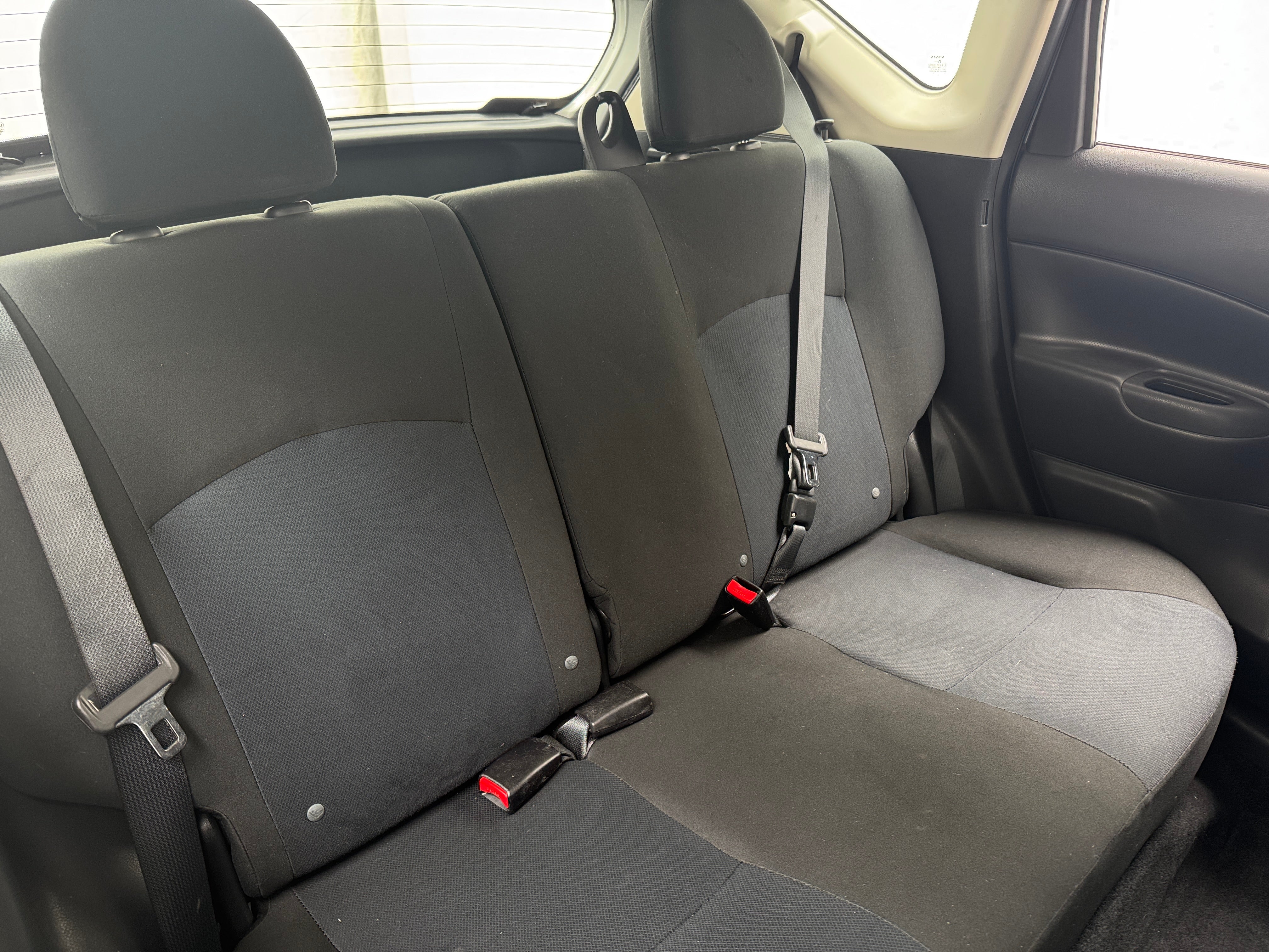 2015 Nissan Versa S 6