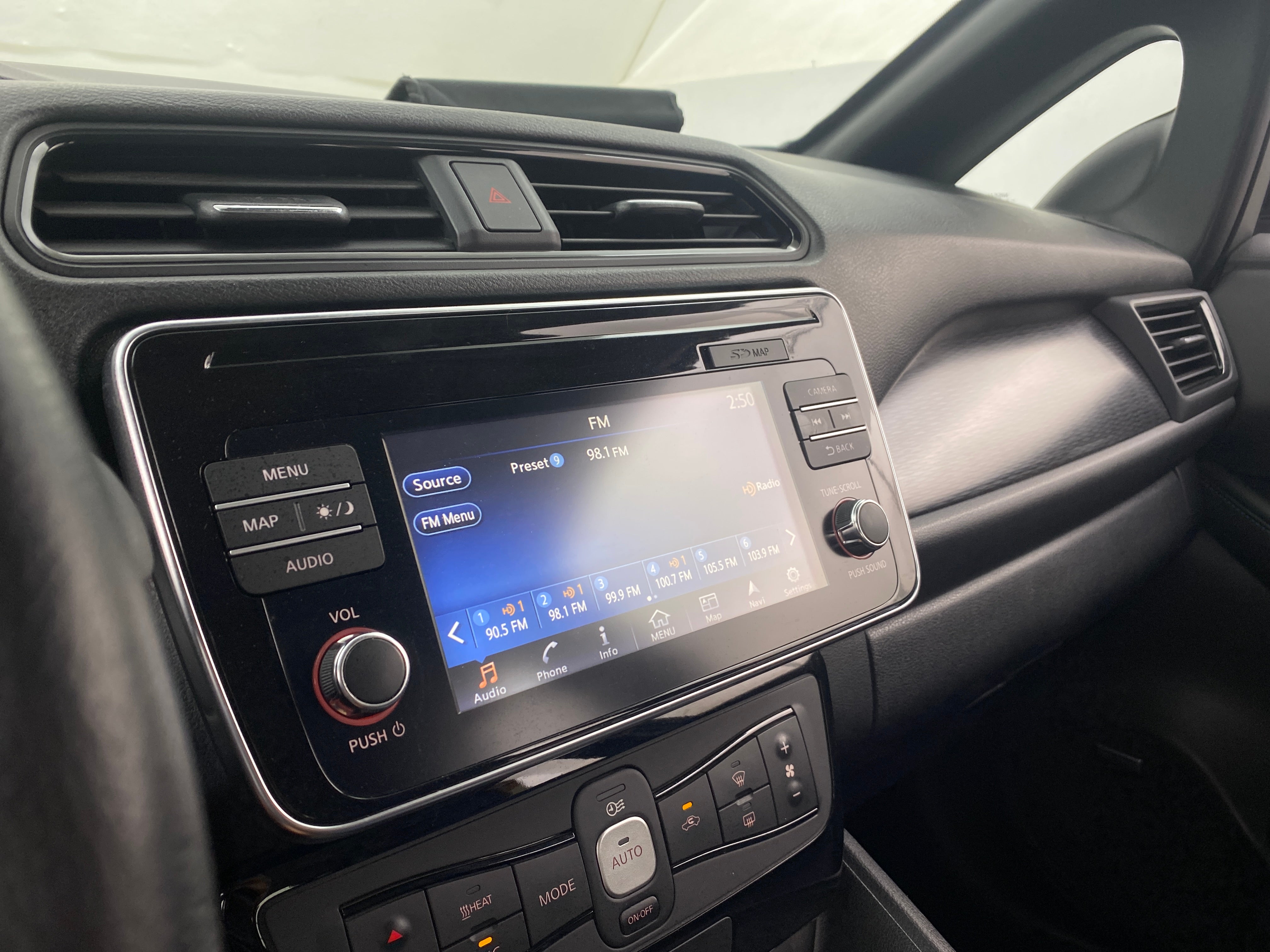 2018 Nissan Leaf SL 3