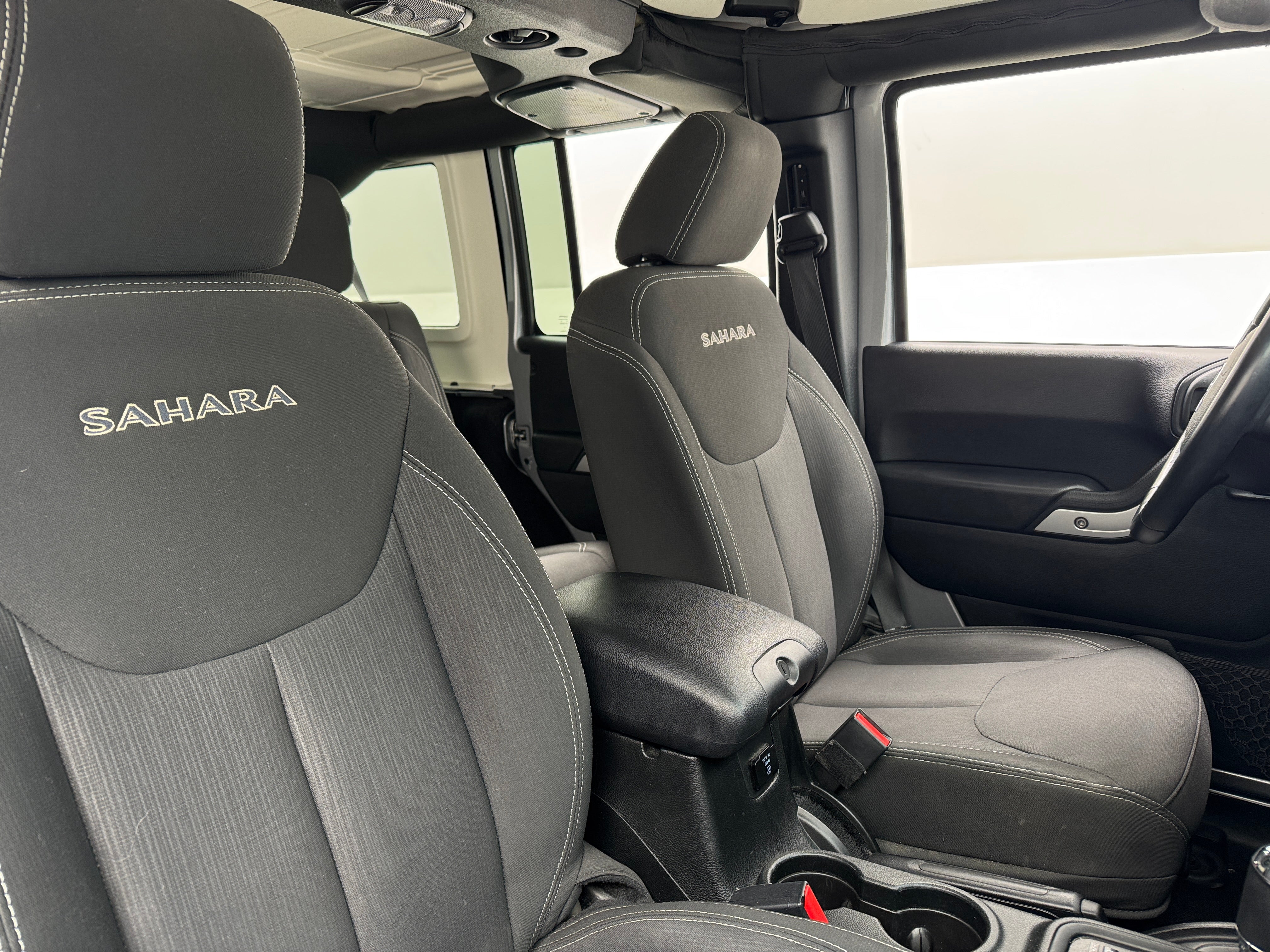 2018 Jeep Wrangler Unlimited Sahara 2